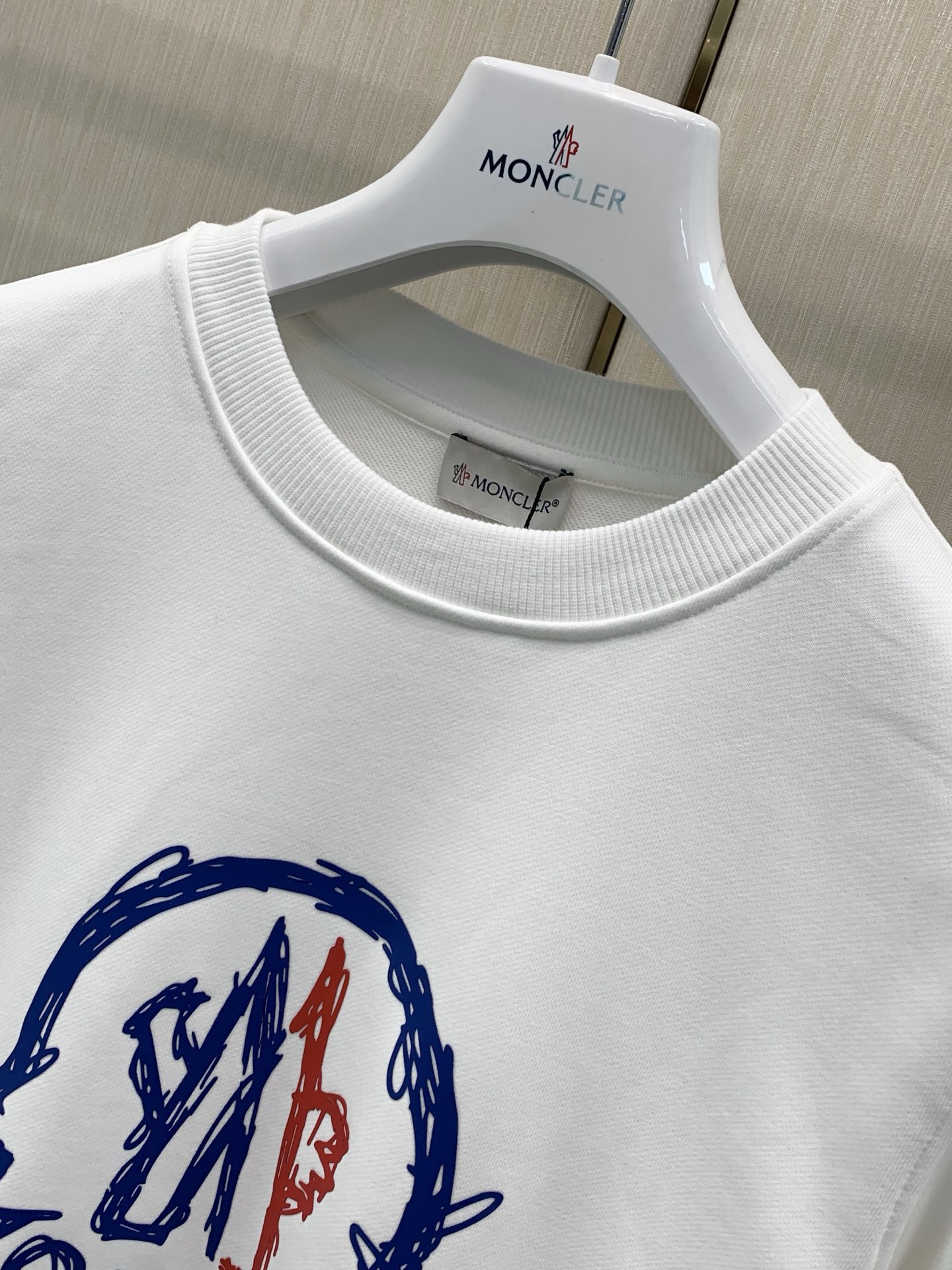 ，Moncler 蒙口，2026早秋最新品，专柜同步有售，原单狠货，时尚休闲圆领卫衣，上身舒适！吸睛而有亮点，采用进口原