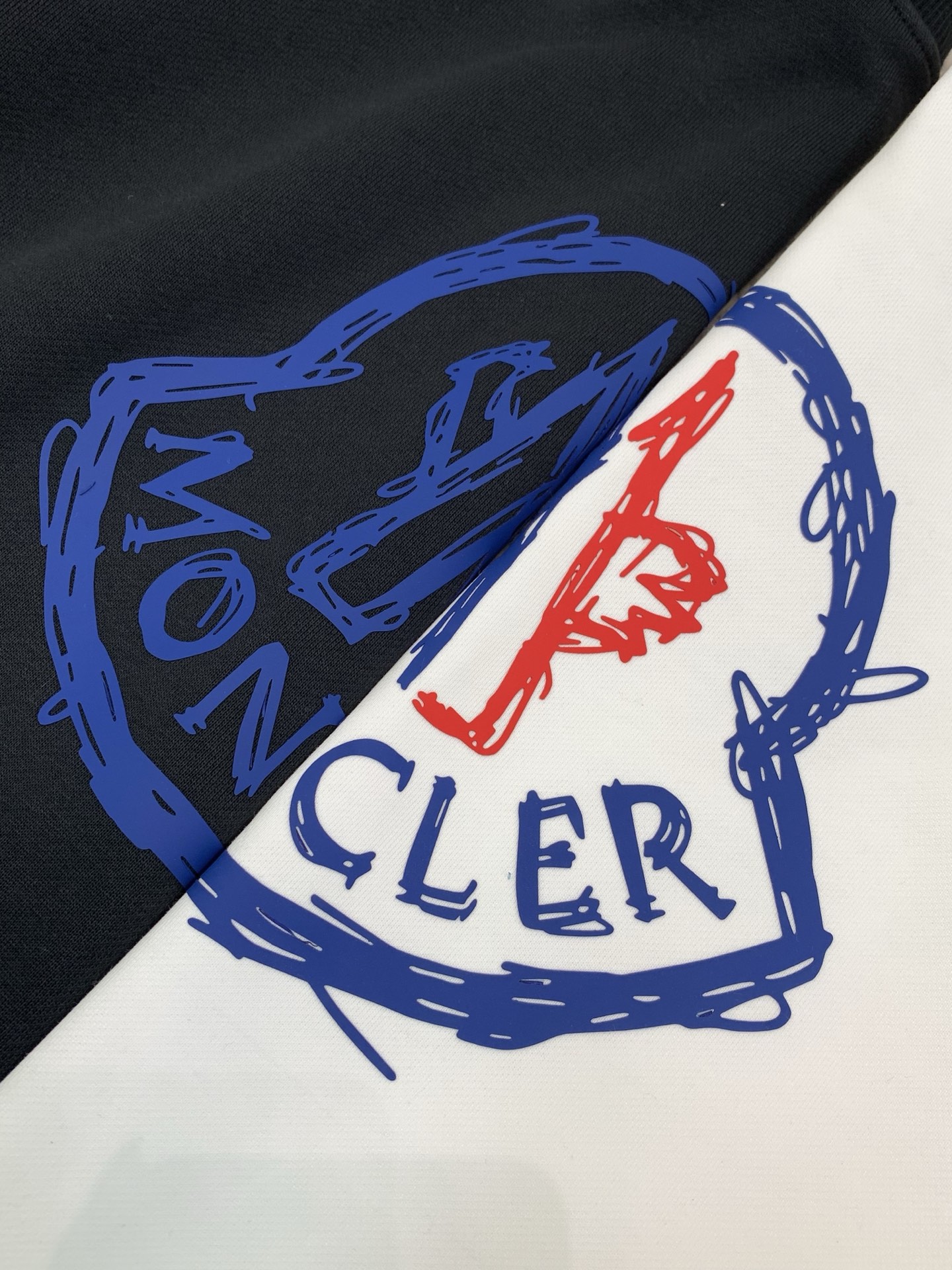 ，Moncler 蒙口，2026早秋最新品，专柜同步有售，原单狠货，时尚休闲圆领卫衣，上身舒适！吸睛而有亮点，采用进口原