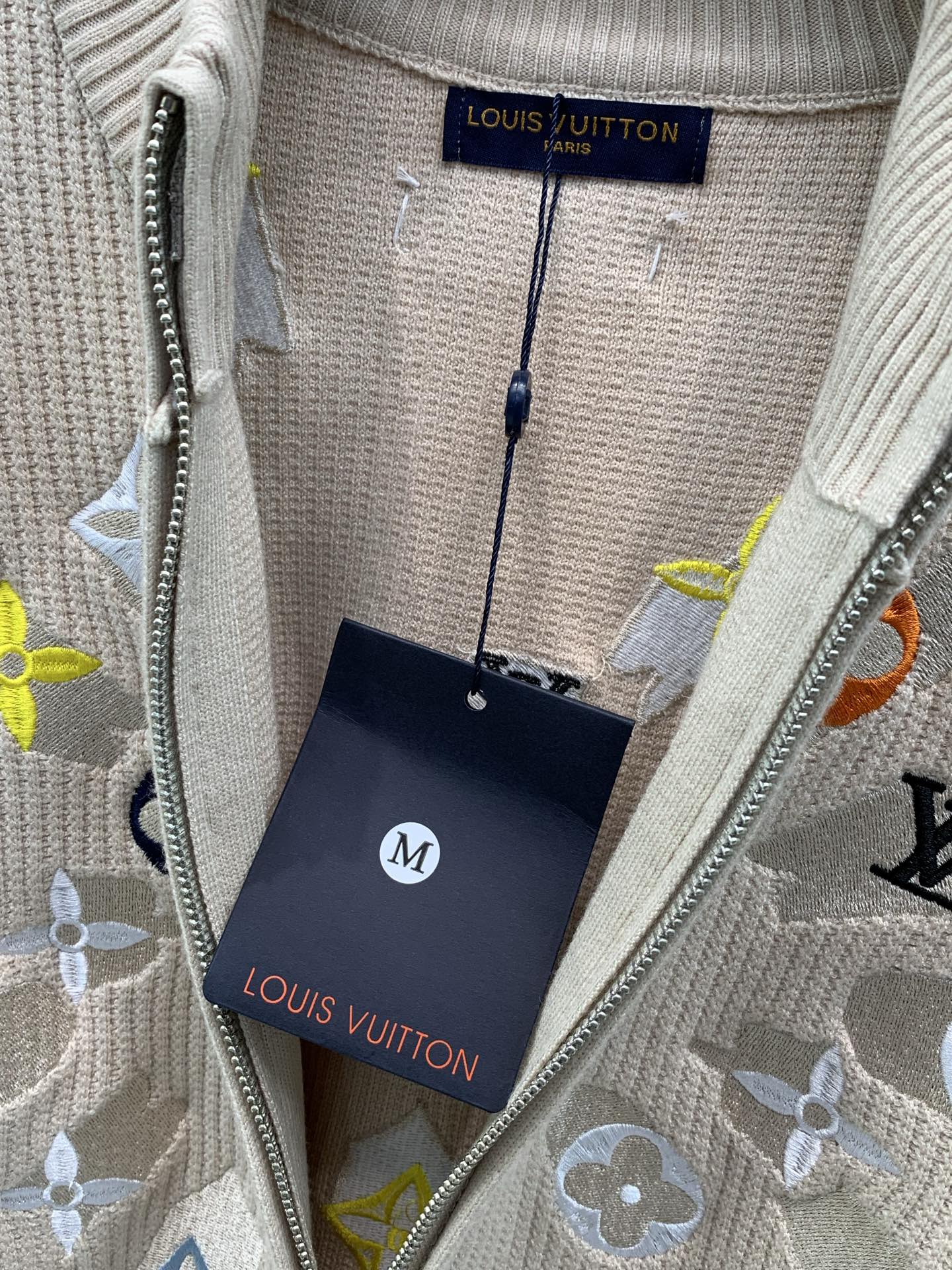 ，LouisVuitton 路易威登，2026秋冬最新款，专柜同步有售，原单狠货，时尚休闲针织开衫毛衣外套，上身很有特点