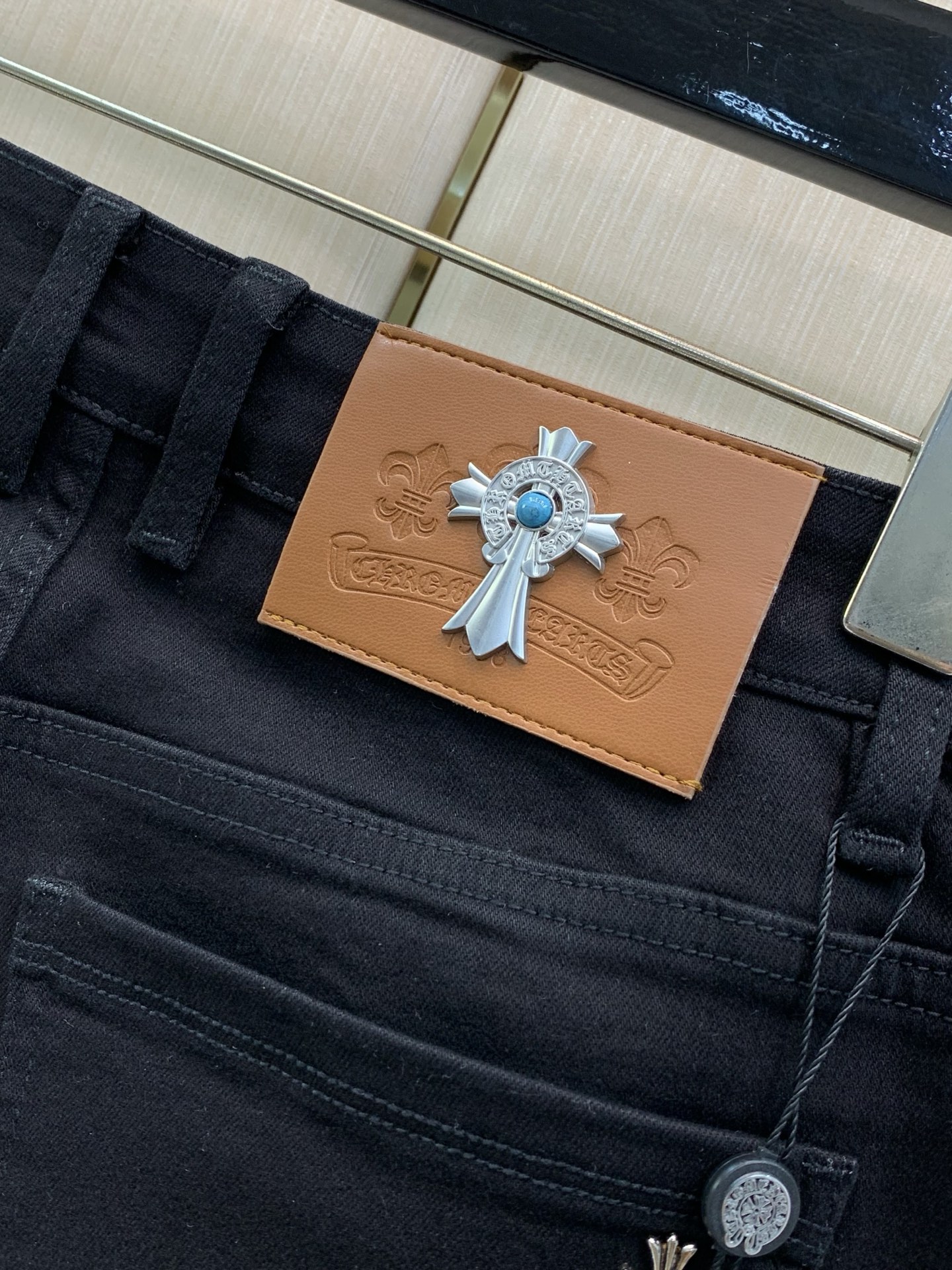，Chrome Hearts 克罗心，2026秋季新品，专柜同步有售，原单狠货，时尚休闲水洗牛仔裤，采用进口原版面料，顶