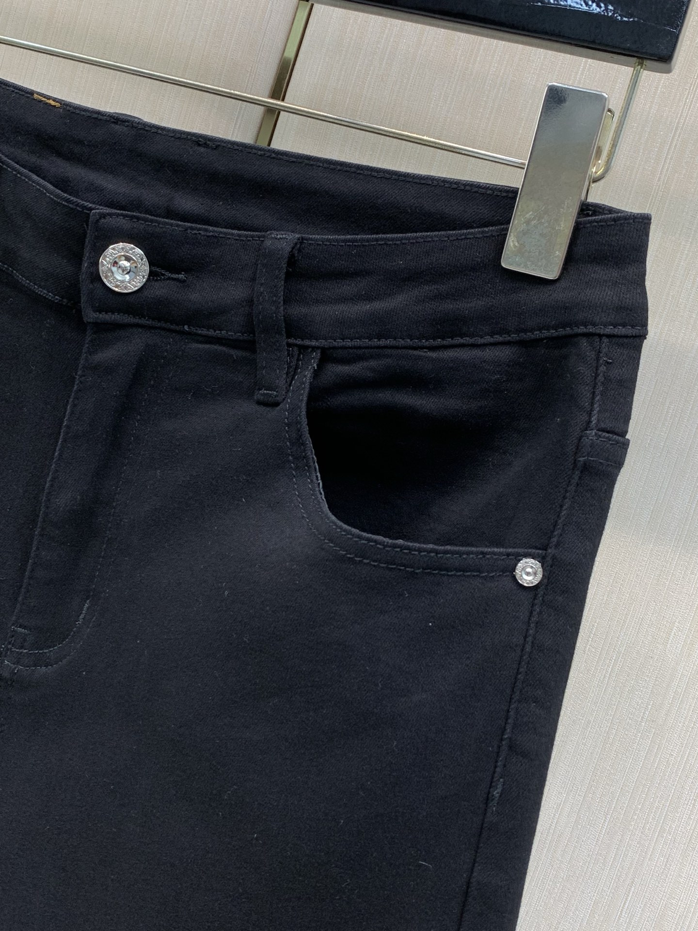，Chrome Hearts 克罗心，2026秋季新品，专柜同步有售，原单狠货，时尚休闲水洗牛仔裤，采用进口原版面料，顶