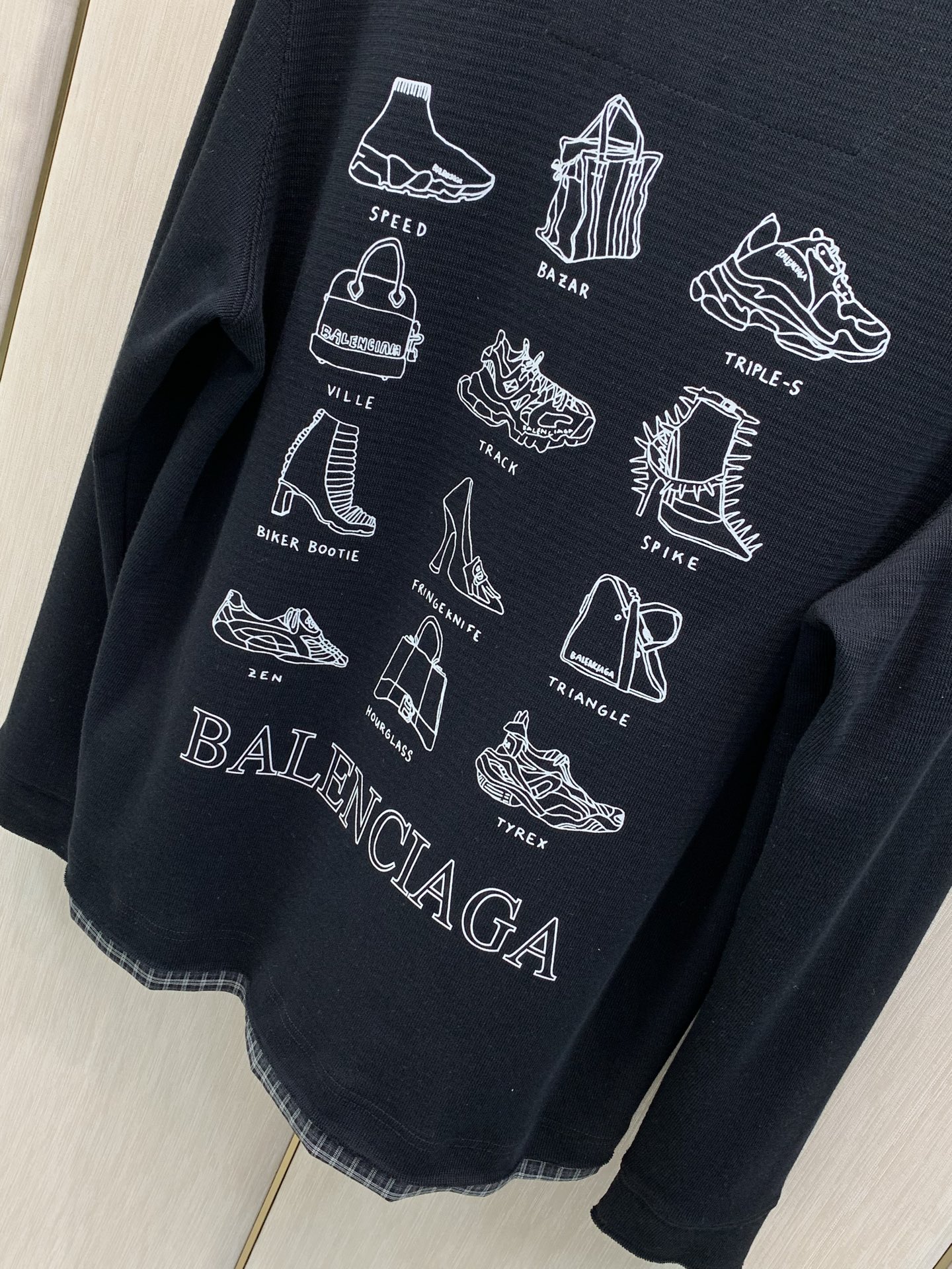 ，Balenciaga 巴黎世家，2026早秋最新款，专柜同步有售，原单狠货，爆款时尚休闲圆领长袖T恤，进口原版面料，独