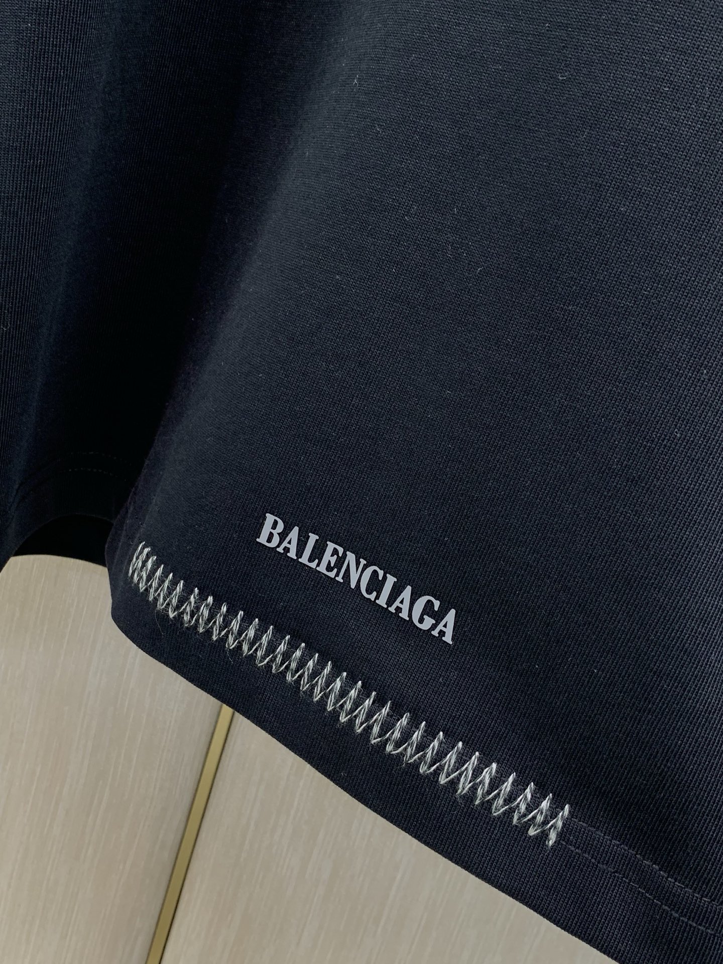 ，Balenciaga 巴黎世家，2026早秋最新款，专柜同步有售，原单狠货，爆款时尚休闲圆领长袖T恤，进口原版面料，独