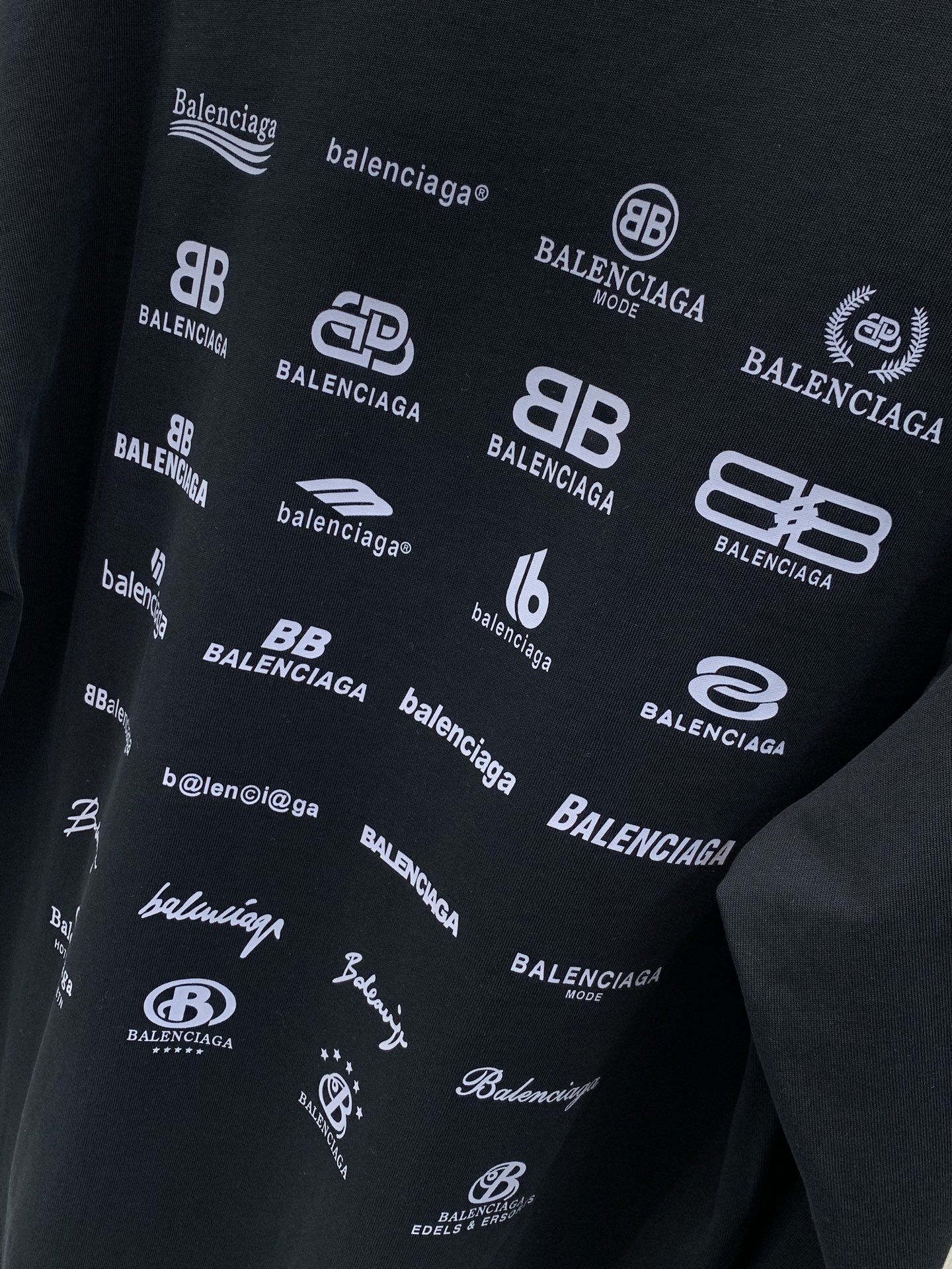 ，Balenciaga 巴黎世家，2026早秋最新款，专柜同步有售，原单狠货，爆款时尚休闲圆领长袖T恤，进口原版面料，独