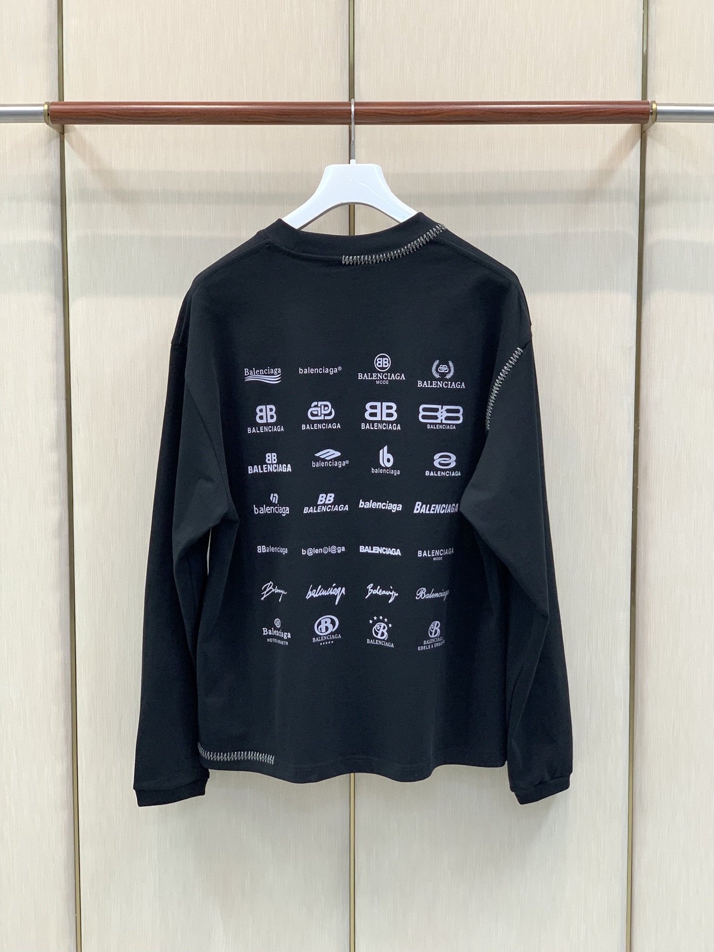 ，Balenciaga 巴黎世家，2026早秋最新款，专柜同步有售，原单狠货，爆款时尚休闲圆领长袖T恤，进口原版面料，独