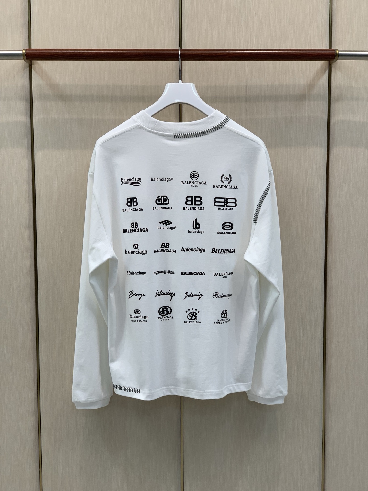 ，Balenciaga 巴黎世家，2026早秋最新款，专柜同步有售，原单狠货，爆款时尚休闲圆领长袖T恤，进口原版面料，独