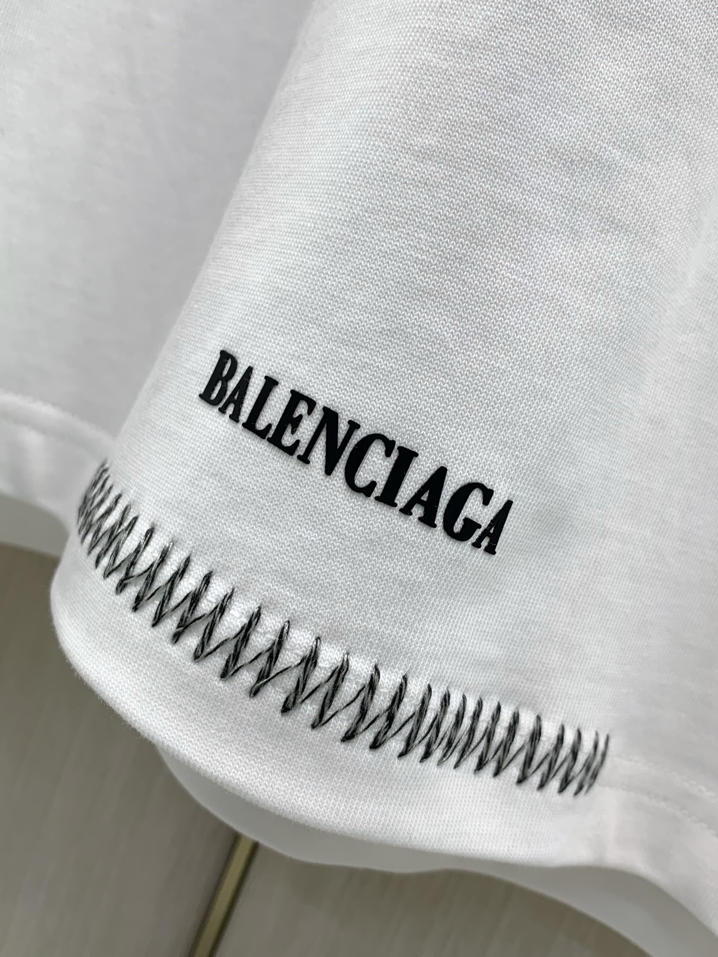 ，Balenciaga 巴黎世家，2026早秋最新款，专柜同步有售，原单狠货，爆款时尚休闲圆领长袖T恤，进口原版面料，独