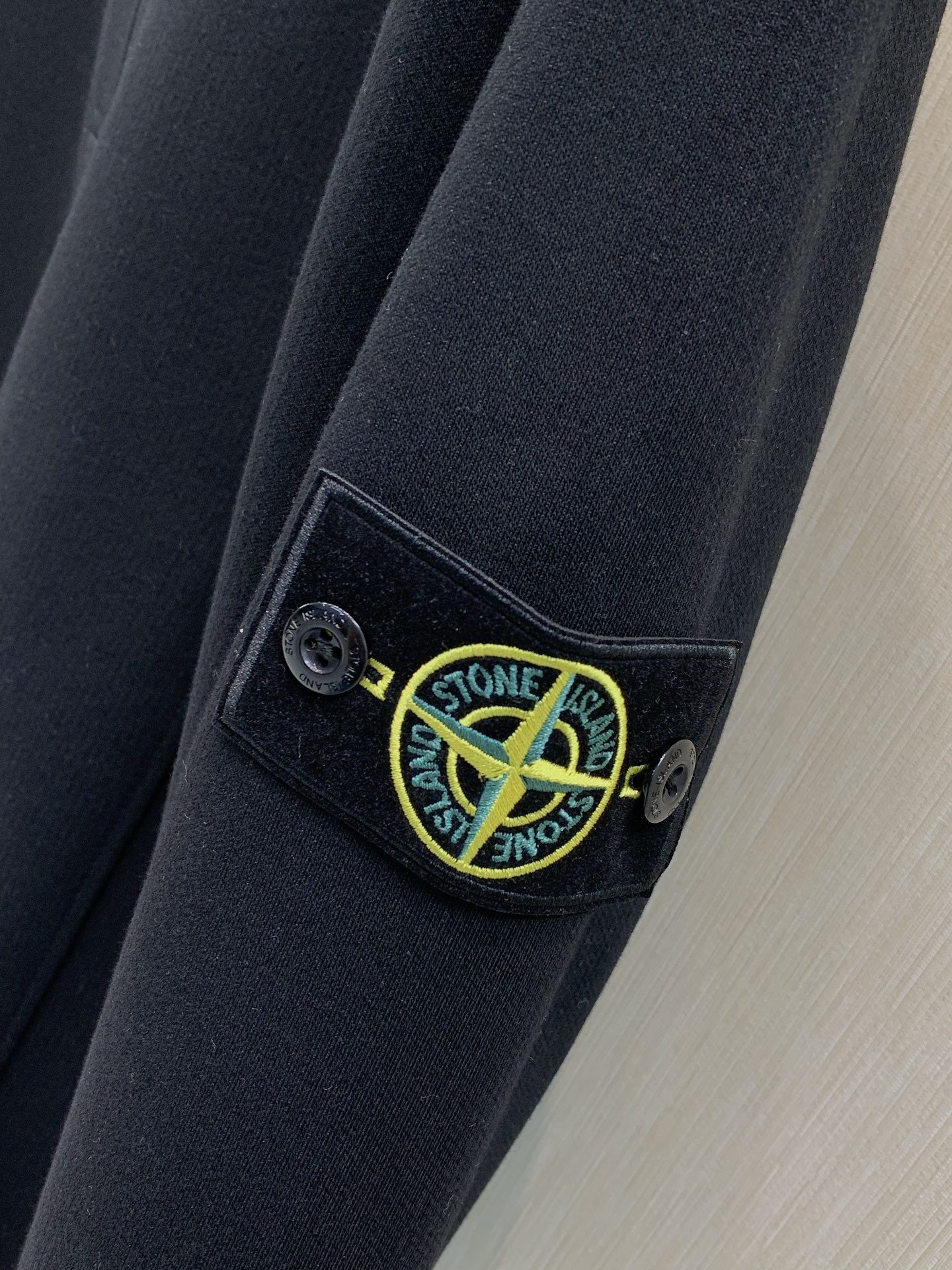 、Stone Island 石头岛，2026早秋最新款，专柜同步有售，原单狠货，爆款时尚休闲圆领卫衣，进口原版面料，独特