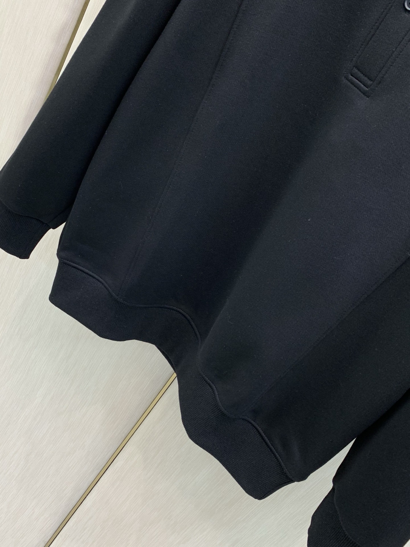 、Stone Island 石头岛，2026早秋最新款，专柜同步有售，原单狠货，爆款时尚休闲圆领卫衣，进口原版面料，独特