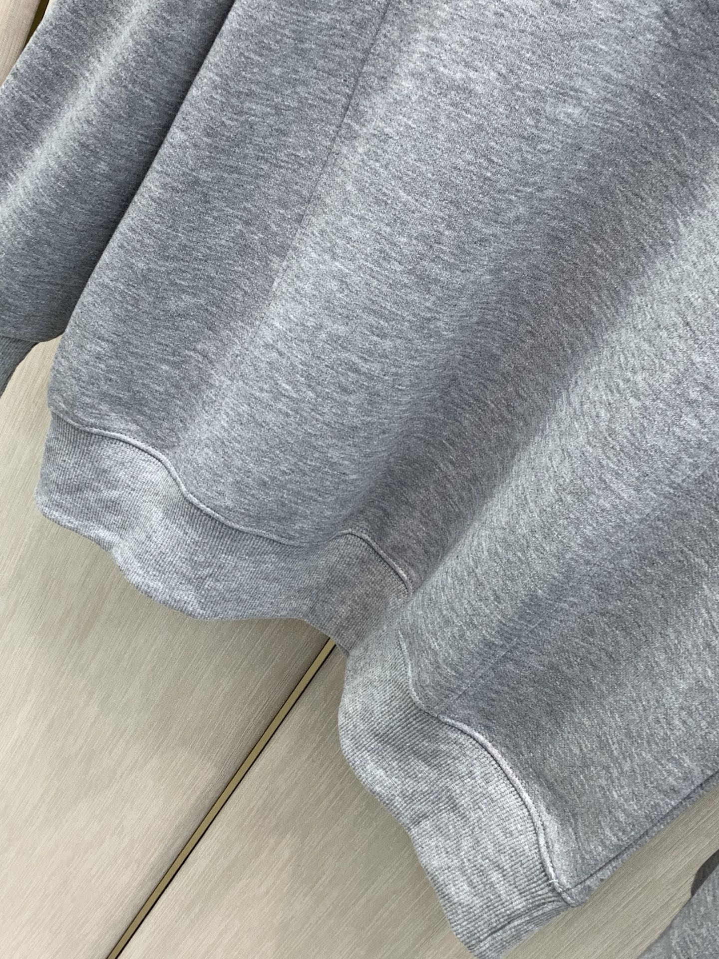 、Stone Island 石头岛，2026早秋最新款，专柜同步有售，原单狠货，爆款时尚休闲圆领卫衣，进口原版面料，独特