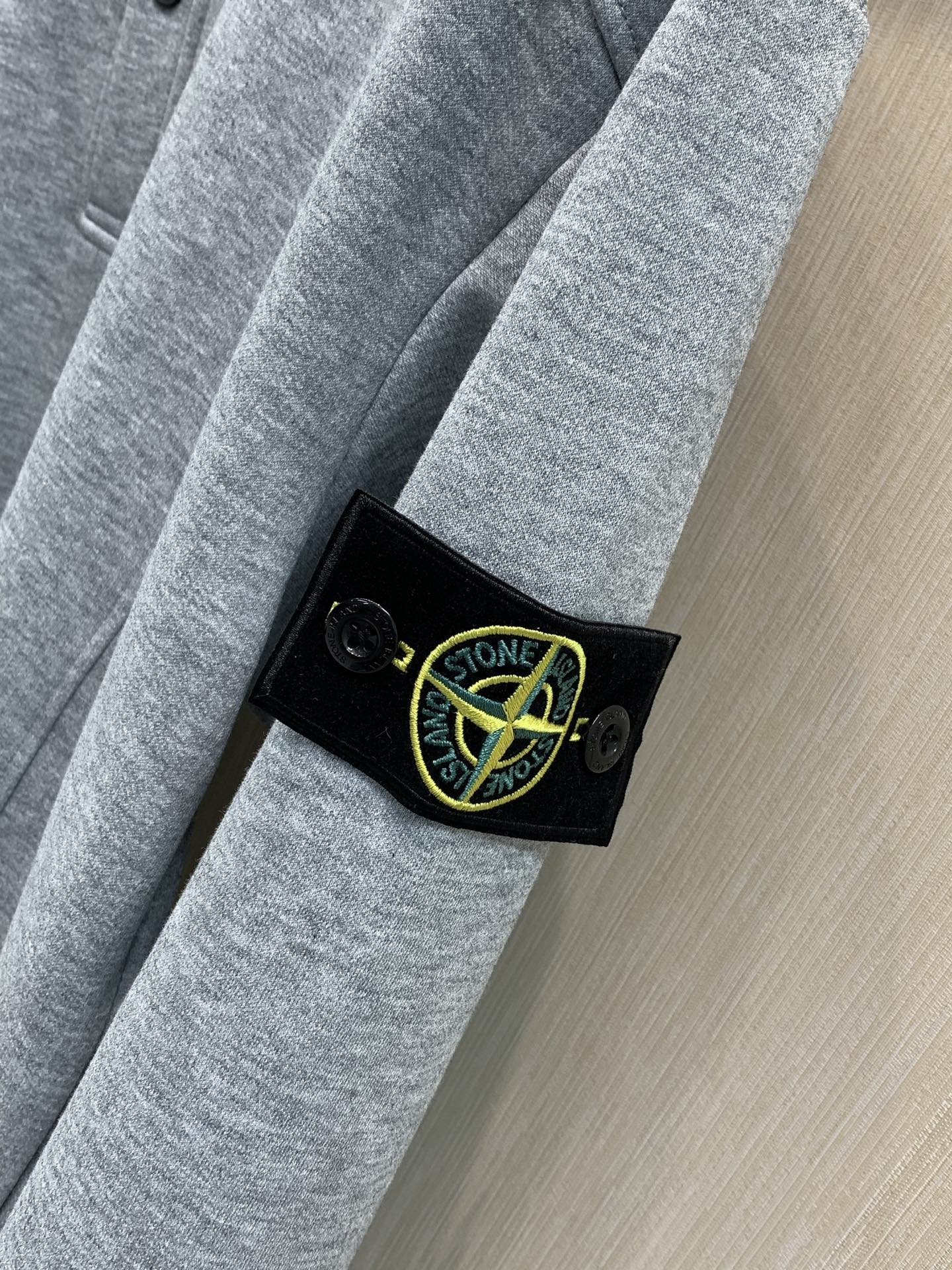、Stone Island 石头岛，2026早秋最新款，专柜同步有售，原单狠货，爆款时尚休闲圆领卫衣，进口原版面料，独特