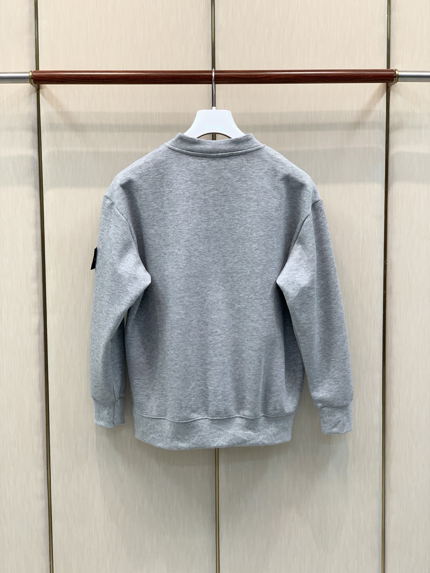 、Stone Island 石头岛，2026早秋最新款，专柜同步有售，原单狠货，爆款时尚休闲圆领卫衣，进口原版面料，独特