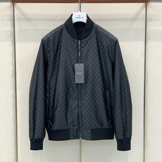 ,Gucci 古驰,2026冬季最新款,专柜同步有售,原单狠货,时尚休闲两面穿➕棉外套,上身很有特点!吸睛而有亮点,进口 ,Gucci 古驰,2026冬季最新款,专柜同步有售,原单狠货,时尚休闲两面穿➕棉外套,上身很有特点!吸睛而有亮点,进口