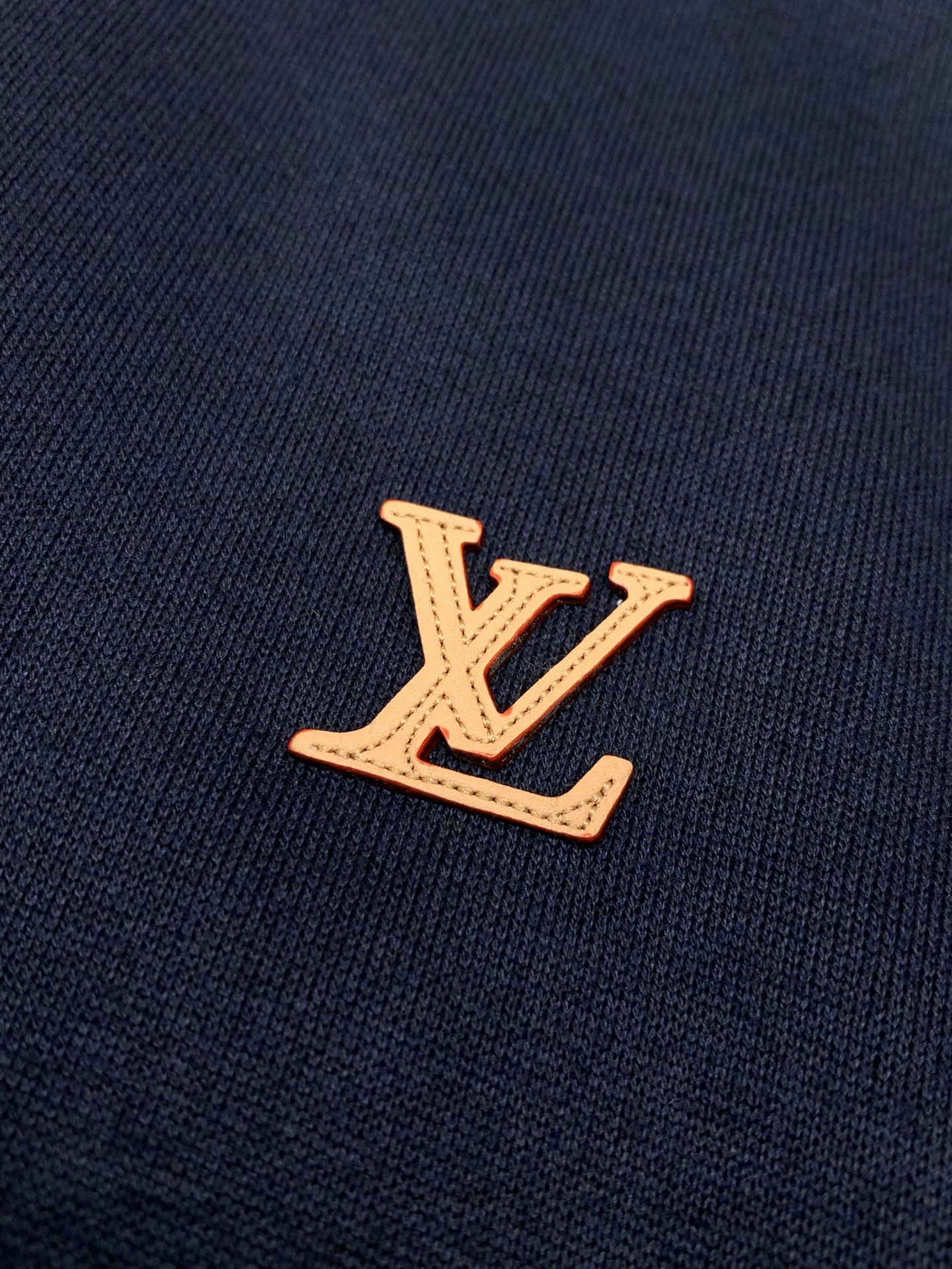 ，LouisVuitton 路易威登，2026秋季最新款，专柜同步有售，原单狠货，时尚休闲两面穿立领夹克外套，上身很有特