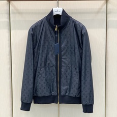 ,LouisVuitton 路易威登,2026秋季最新款,专柜同步有售,原单狠货,时尚休闲两面穿立领夹克外套,上身很有特 ,LouisVuitton 路易威登,2026秋季最新款,专柜同步有售,原单狠货,时尚休闲两面穿立领夹克外套,上身很有特