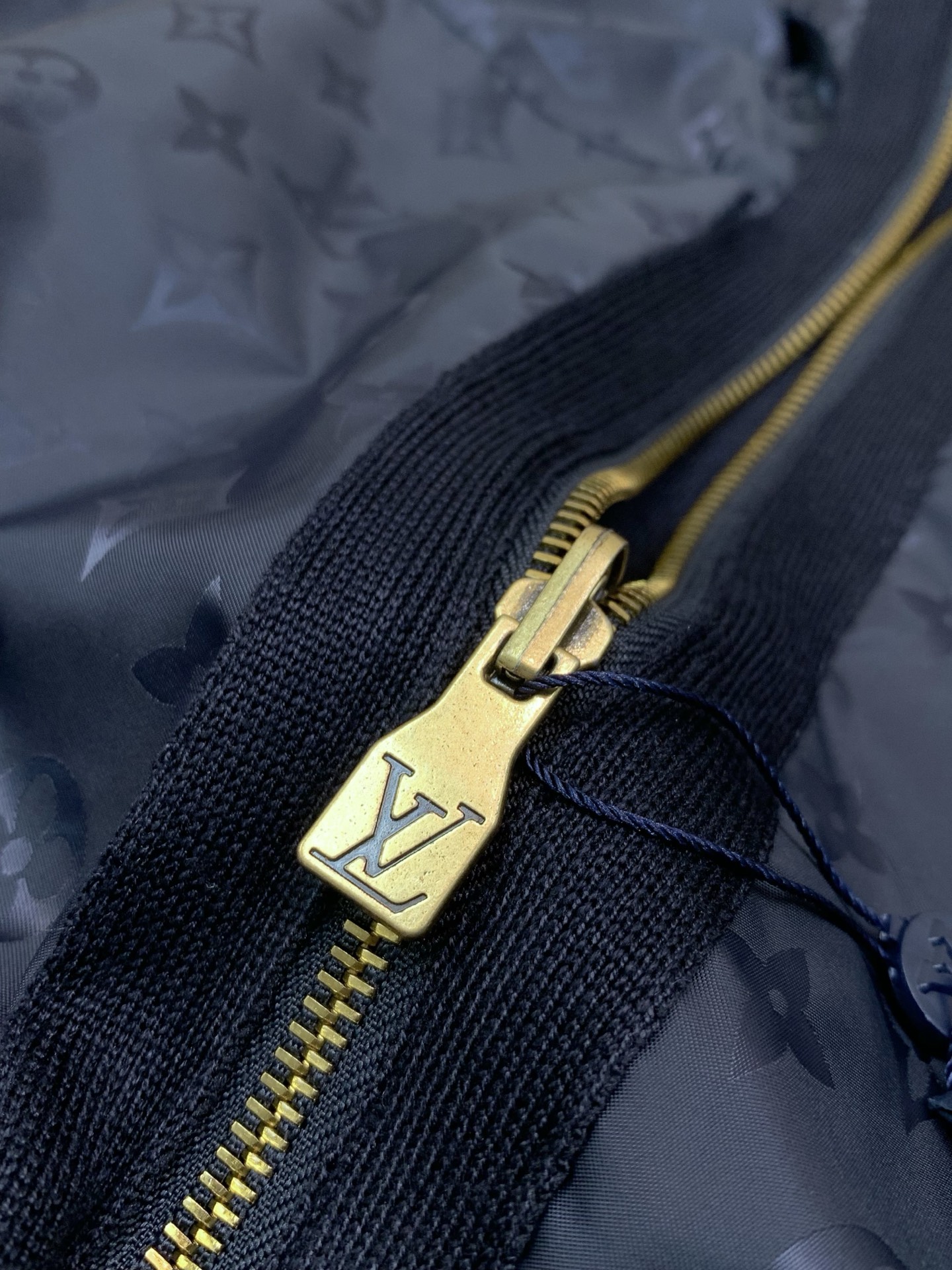 ，LouisVuitton 路易威登，2026秋季最新款，专柜同步有售，原单狠货，时尚休闲两面穿立领夹克外套，上身很有特