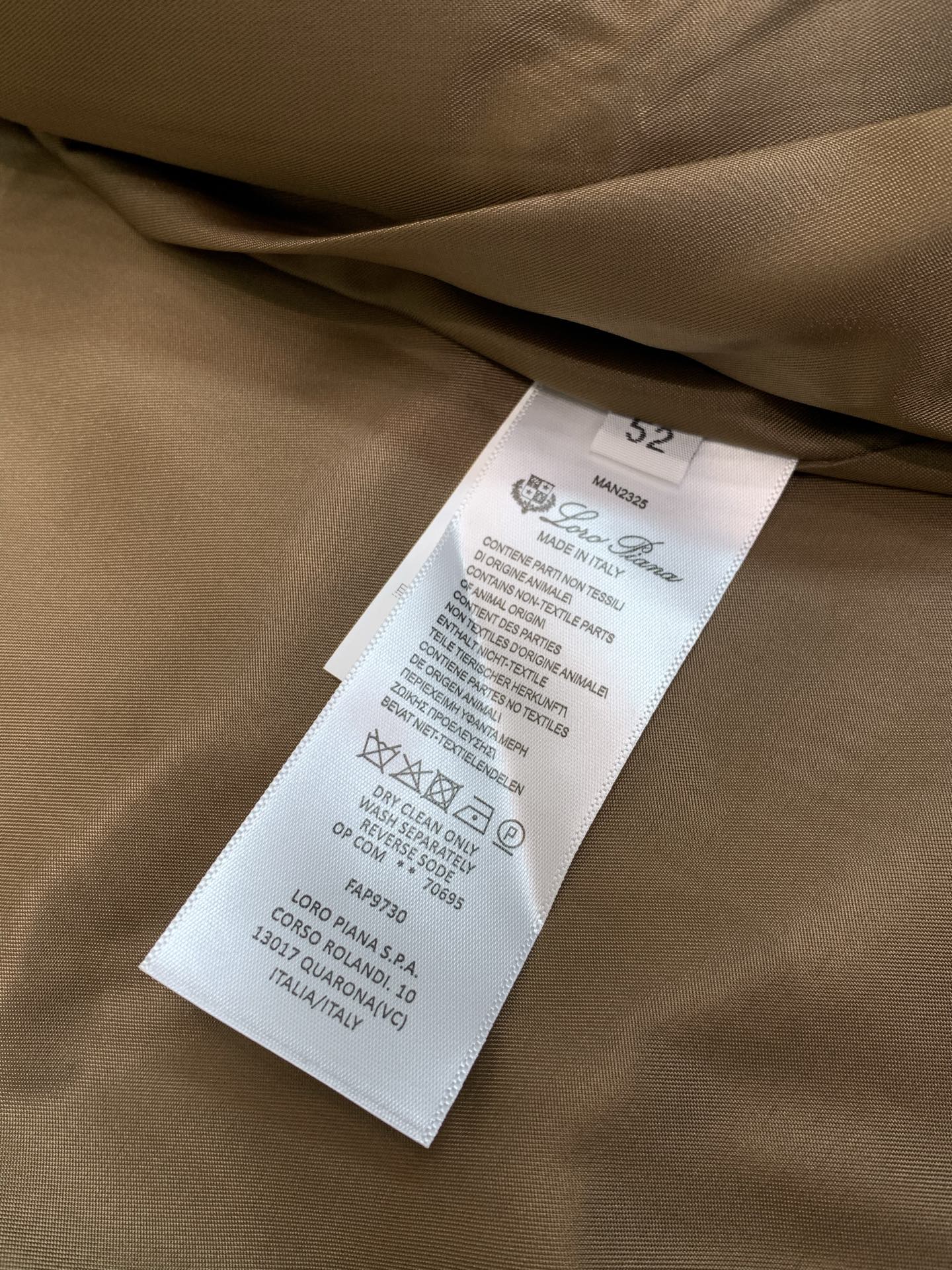 ，Loro Piana(Loro Piana )，2026秋冬最新品，专柜同步有售，原单狠货，时尚休闲立领外套，采用进口