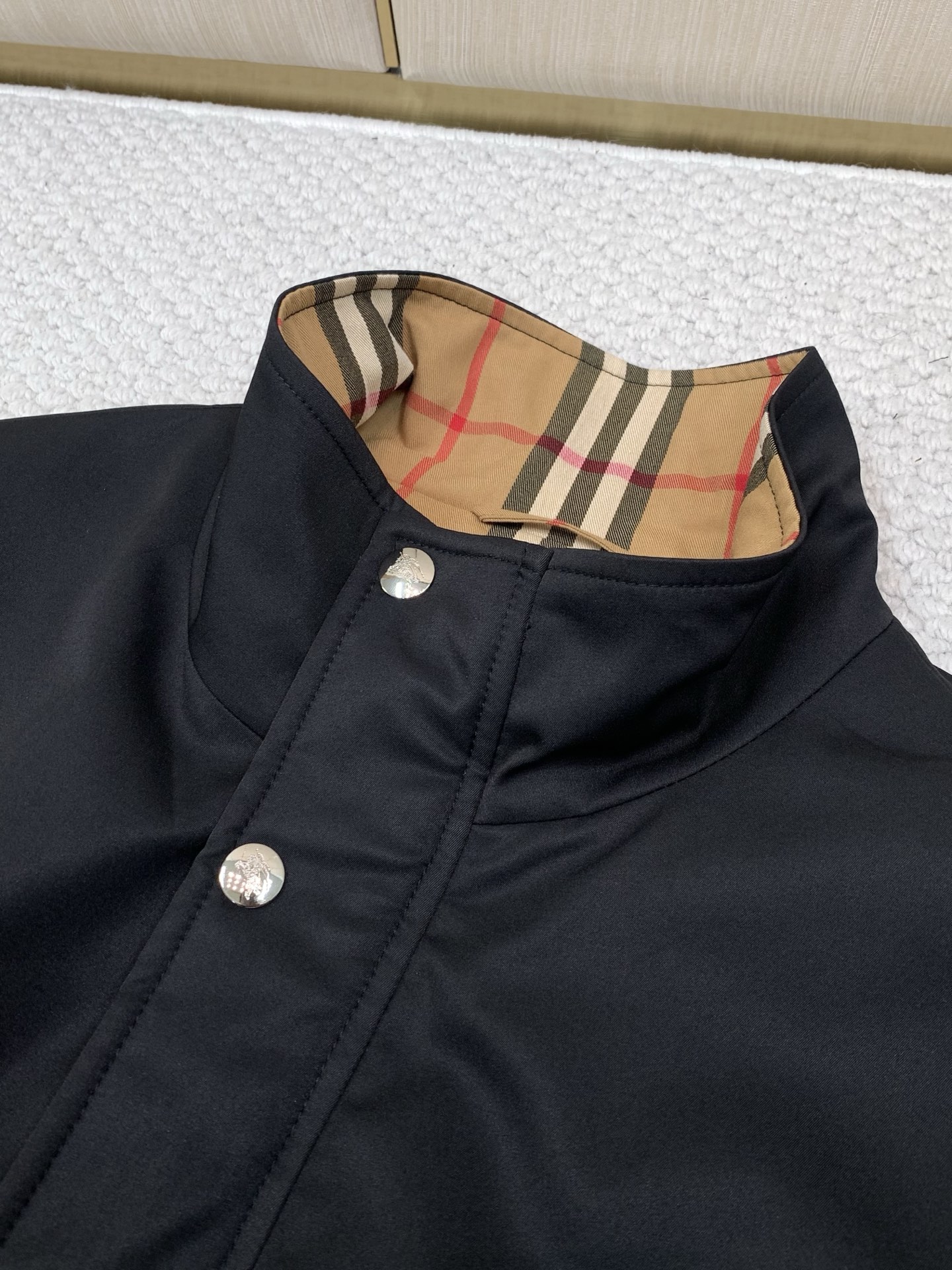 ，Burberry 巴宝莉，2026冬季最新品，专柜同步有售，原单狠货，时尚休闲➕棉立领夹克外套，进口原版面料，上身舒适