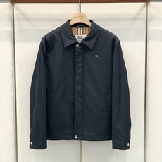 ,Burberry 巴宝莉,2026冬季最新品,专柜同步有售,原单狠货,时尚休闲➕棉翻领夹克外套,进口原版面料,上身舒适 ,Burberry 巴宝莉,2026冬季最新品,专柜同步有售,原单狠货,时尚休闲➕棉翻领夹克外套,进口原版面料,上身舒适