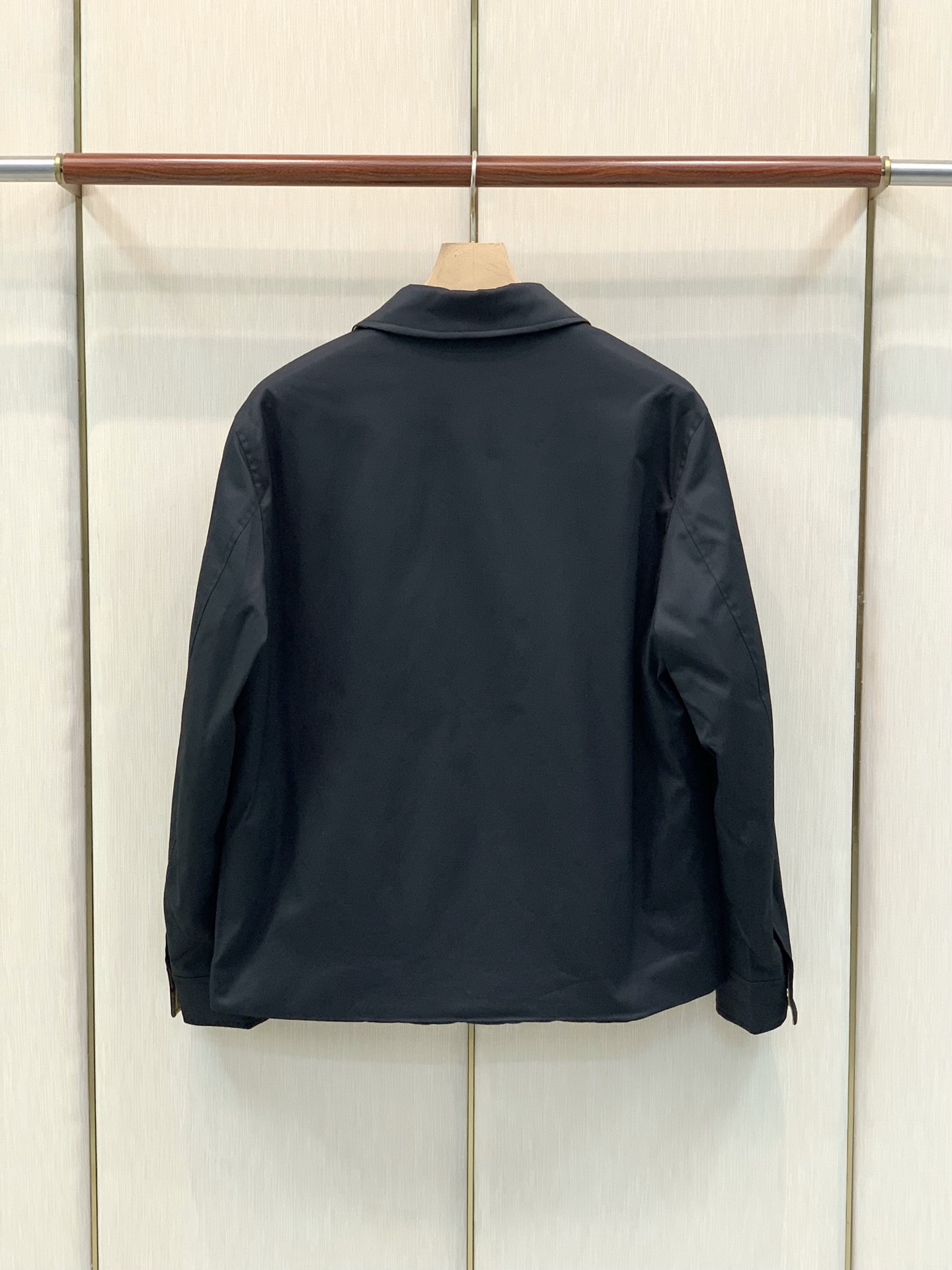，Burberry 巴宝莉，2026冬季最新品，专柜同步有售，原单狠货，时尚休闲➕棉翻领夹克外套，进口原版面料，上身舒适