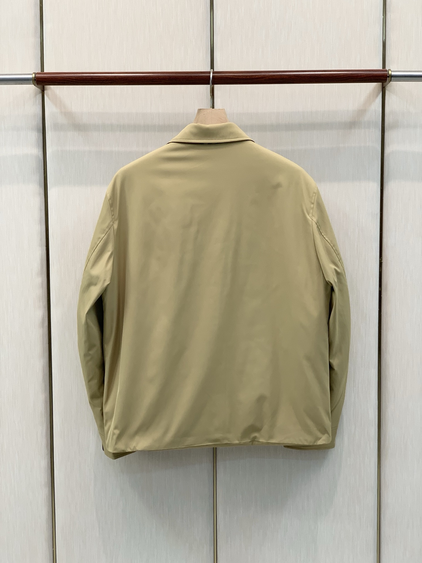 ，Burberry 巴宝莉，2026冬季最新品，专柜同步有售，原单狠货，时尚休闲➕棉翻领夹克外套，进口原版面料，上身舒适