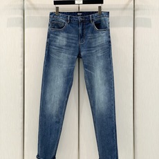 ,Zegna 杰尼亚,2026春秋最新品,专柜同步有售,原单狠货,时尚休闲水洗牛仔裤,进口原版水洗面料,上身舒适透气,简 ,Zegna 杰尼亚,2026春秋最新品,专柜同步有售,原单狠货,时尚休闲水洗牛仔裤,进口原版水洗面料,上身舒适透气,简