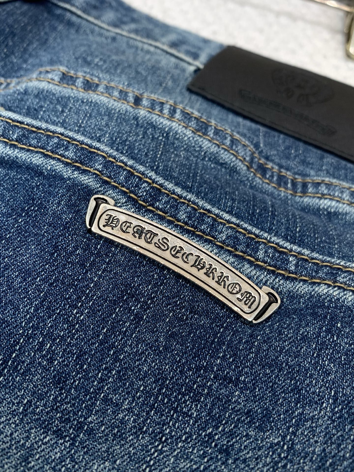 ，Chrome Hearts 克罗心，2026春秋新品，专柜同步有售，原单狠货，时尚休闲水洗牛仔裤，采用进口原版面料，顶