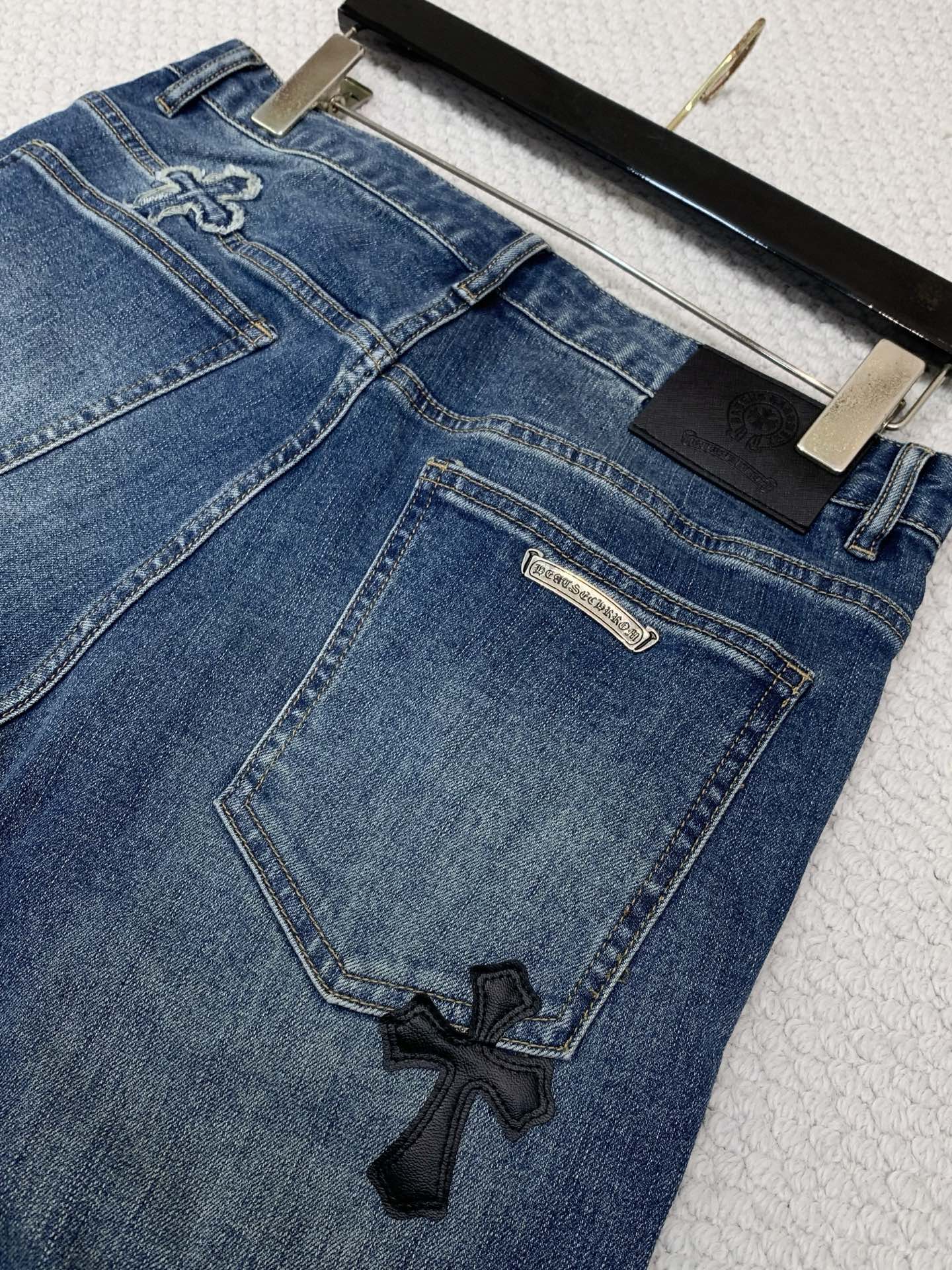 ，Chrome Hearts 克罗心，2026春秋新品，专柜同步有售，原单狠货，时尚休闲水洗牛仔裤，采用进口原版面料，顶