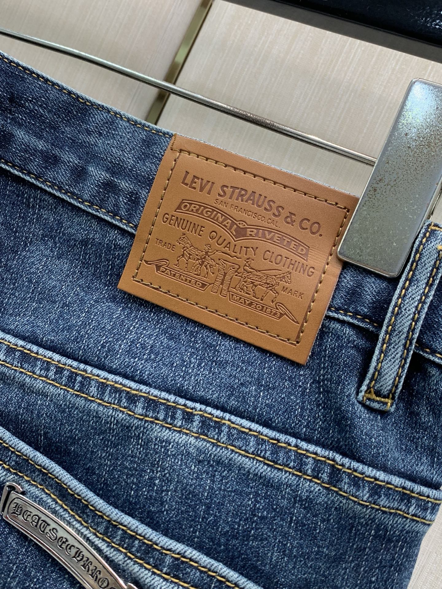 ，Chrome Hearts 克罗心，2026春秋新品，专柜同步有售，原单狠货，时尚休闲水洗牛仔裤，采用进口原版面料，顶