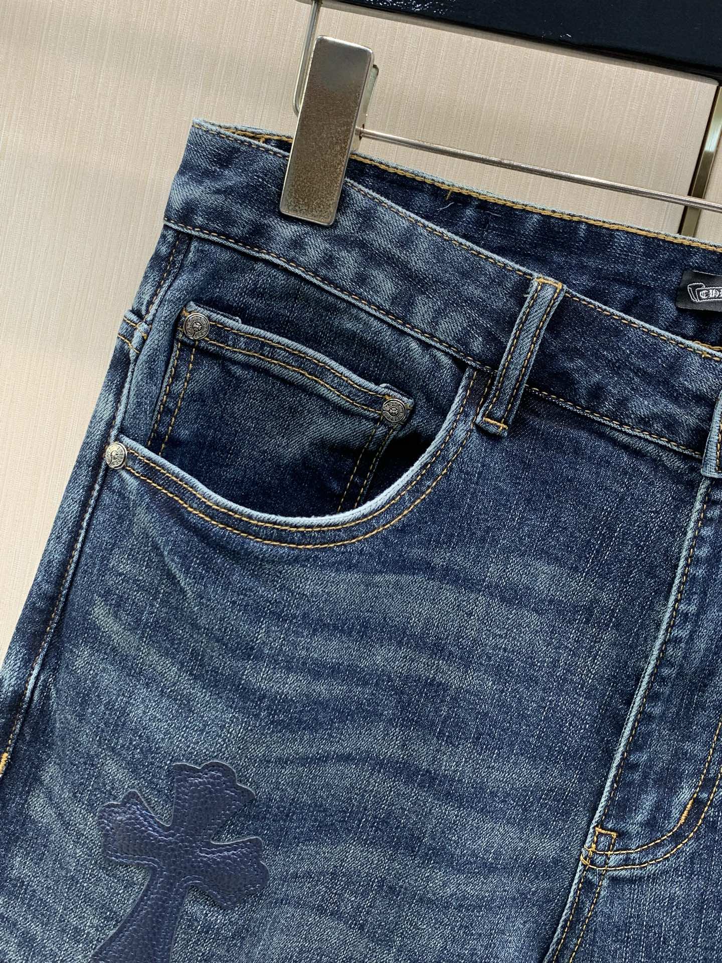 ，Chrome Hearts 克罗心，2026春秋新品，专柜同步有售，原单狠货，时尚休闲水洗牛仔裤，采用进口原版面料，顶