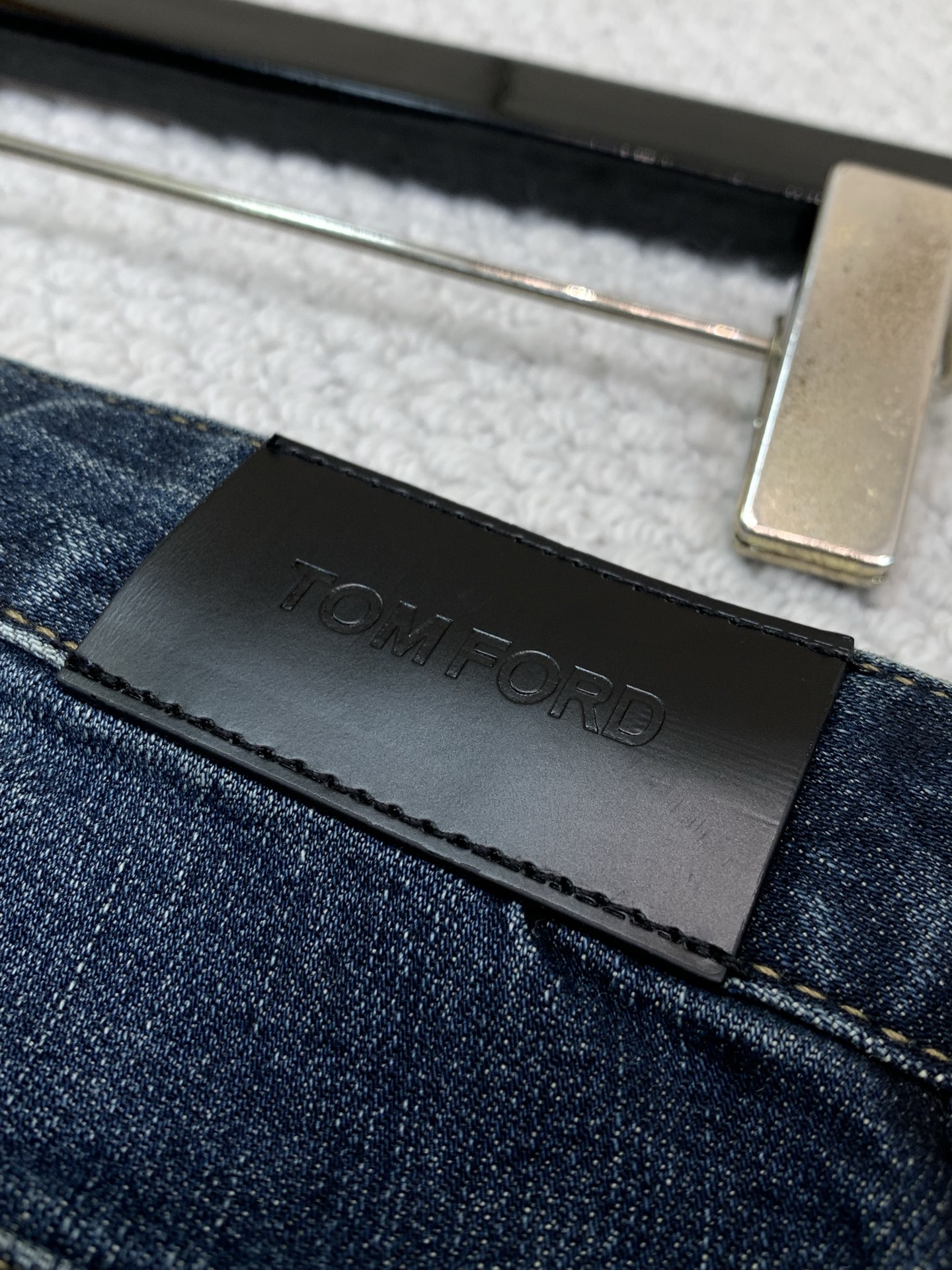 ，Tom Ford 汤姆·福特，2026春秋最新品，时尚休闲水洗牛仔裤，专柜同步有售，原单狠货，采用进口原版面料，舒适度
