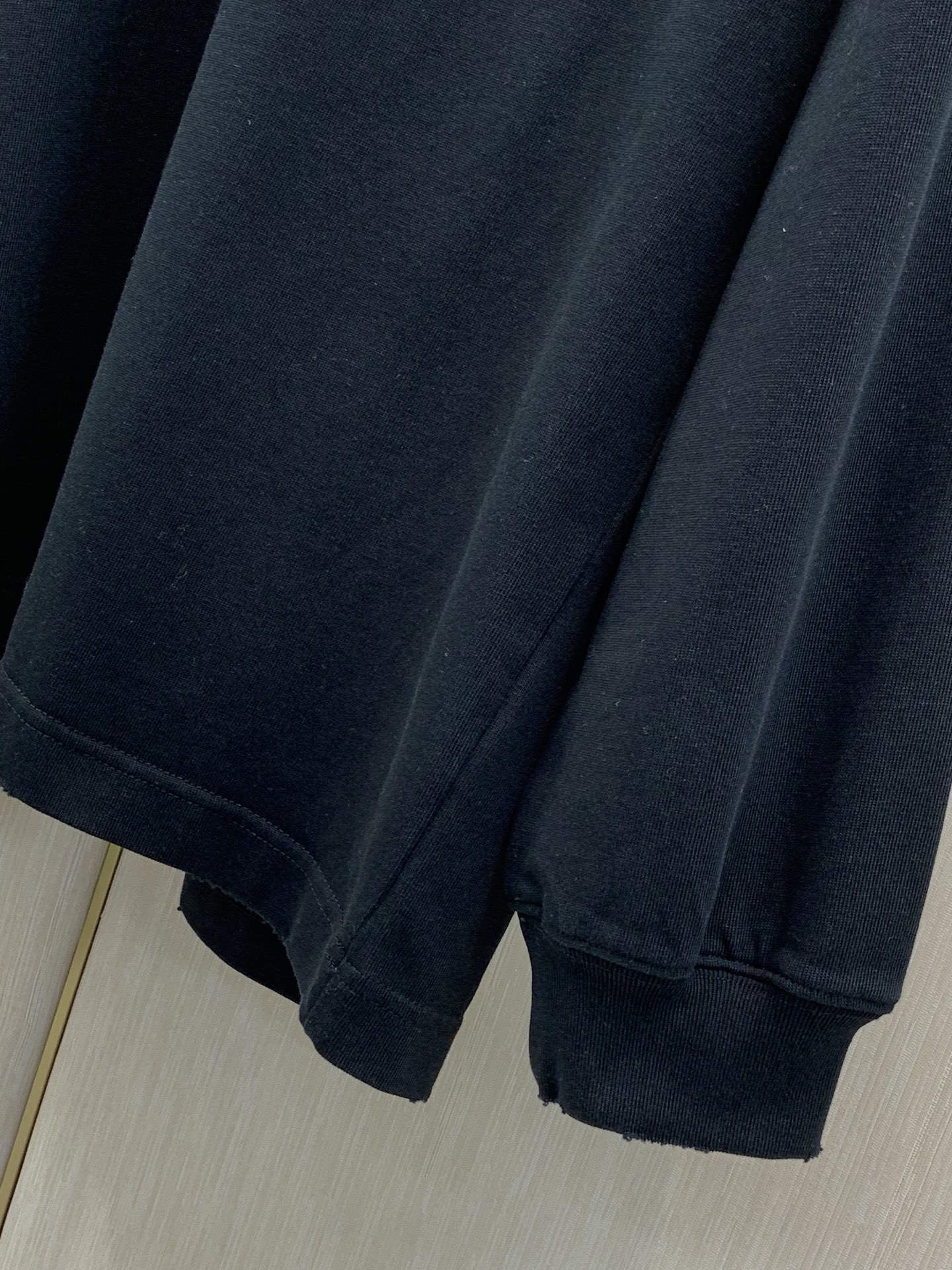 ，ARCTERYX 始祖鸟，2026早秋AW新品，时尚休闲圆领卫衣，专柜同步有售，原单狠货，进口原版面料，工艺极度复杂，