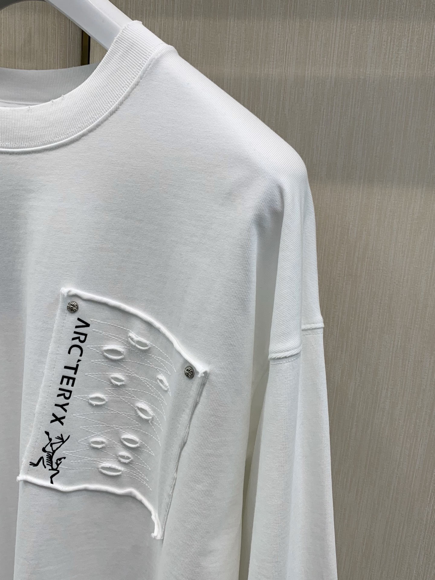 ，ARCTERYX 始祖鸟，2026早秋AW新品，时尚休闲圆领卫衣，专柜同步有售，原单狠货，进口原版面料，工艺极度复杂，