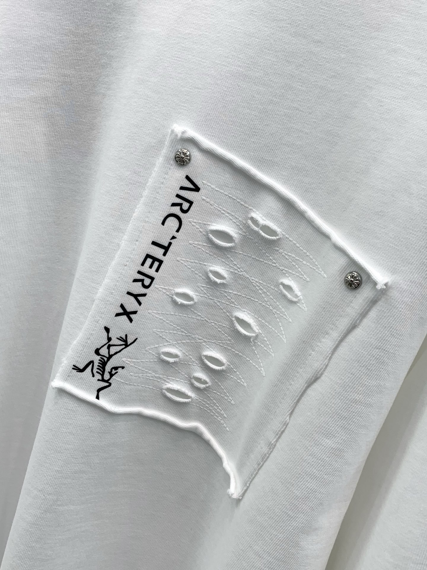 ，ARCTERYX 始祖鸟，2026早秋AW新品，时尚休闲圆领卫衣，专柜同步有售，原单狠货，进口原版面料，工艺极度复杂，