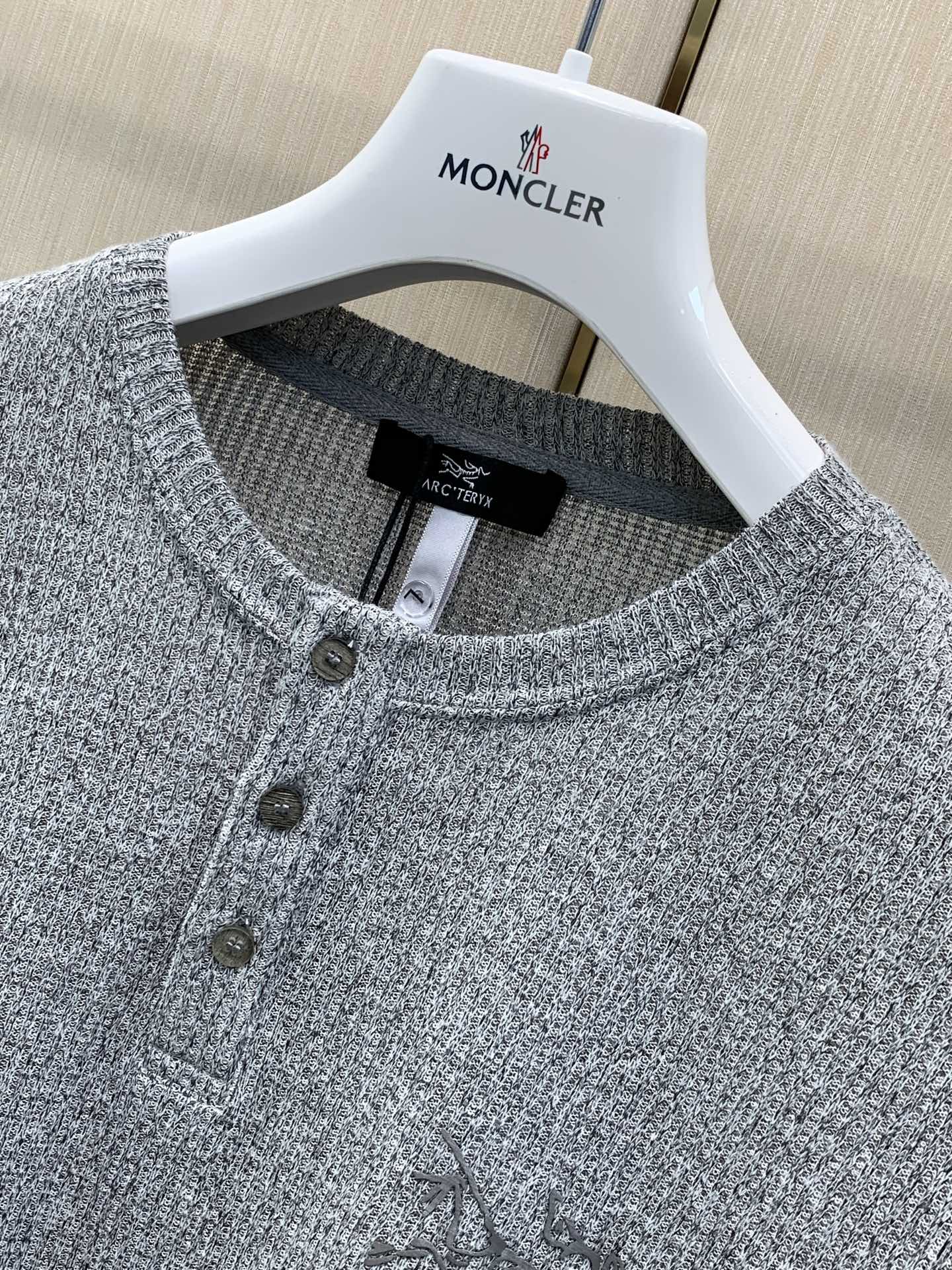 ,ARCTERYX & JIL SANDRR 始祖鸟&吉尔·桑达联名款,2026秋季AW新品,时尚休闲圆领针织上衣,专柜 ,ARCTERYX & JIL SANDRR 始祖鸟&吉尔·桑达联名款,2026秋季AW新品,时尚休闲圆领针织上衣,专柜