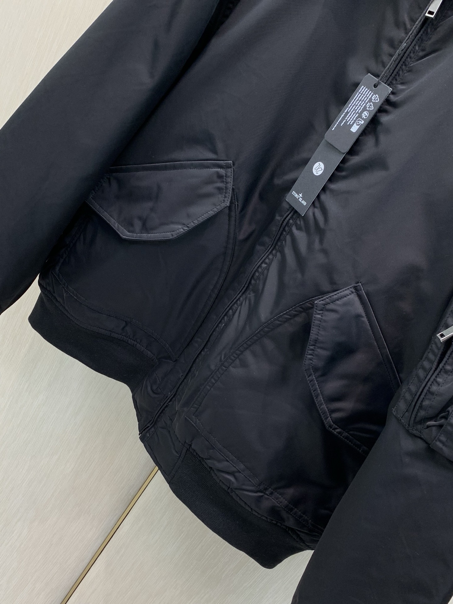 ，Stone Island 石头岛，2026冬季最新款，专柜同步有售，原单狠货，爆款时尚休闲翻领棉服外套，进口原版面料，