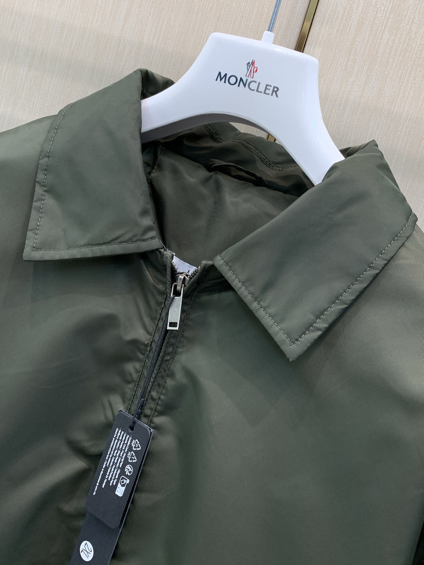，Stone Island 石头岛，2026冬季最新款，专柜同步有售，原单狠货，爆款时尚休闲翻领棉服外套，进口原版面料，