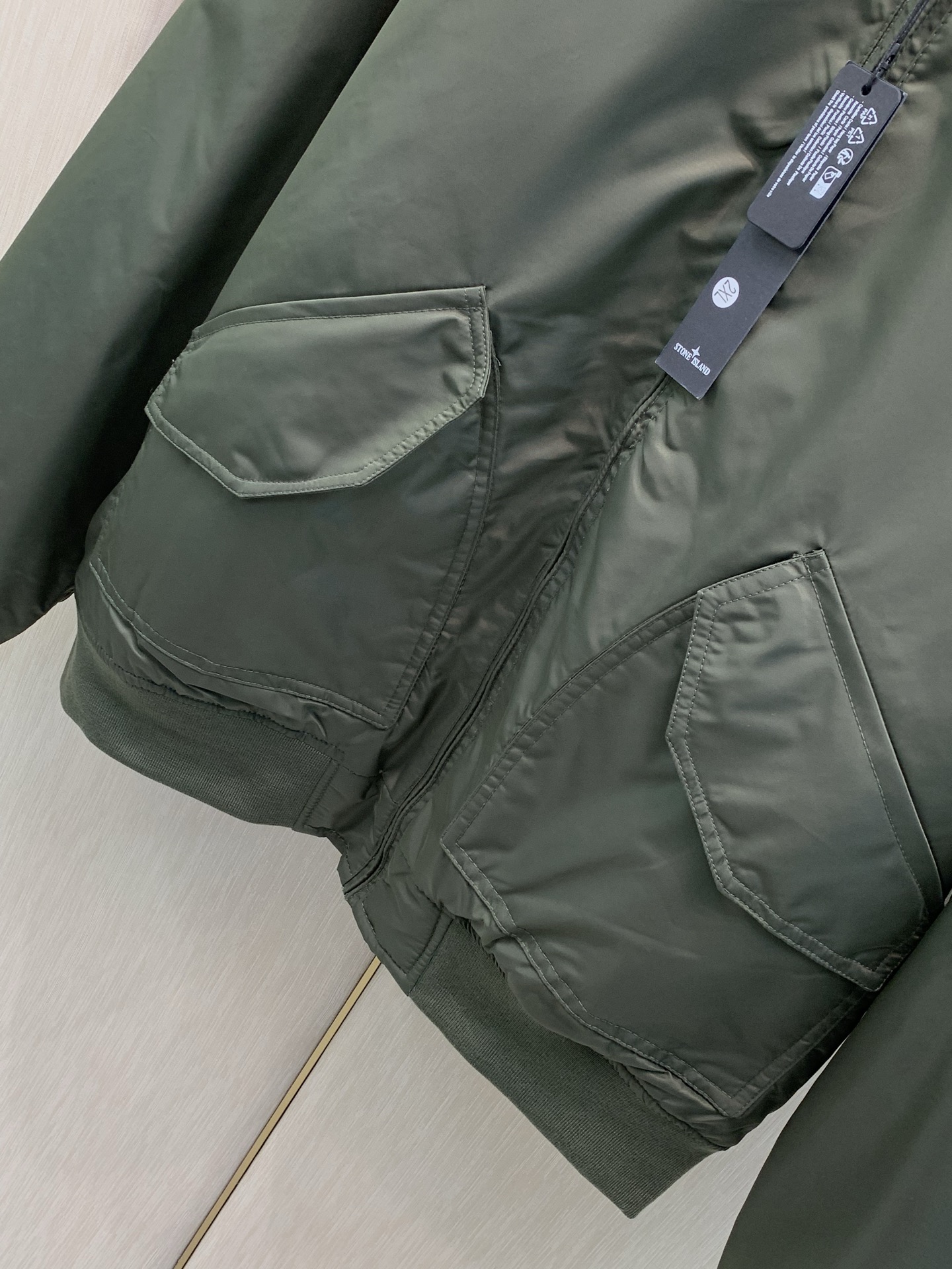 ，Stone Island 石头岛，2026冬季最新款，专柜同步有售，原单狠货，爆款时尚休闲翻领棉服外套，进口原版面料，