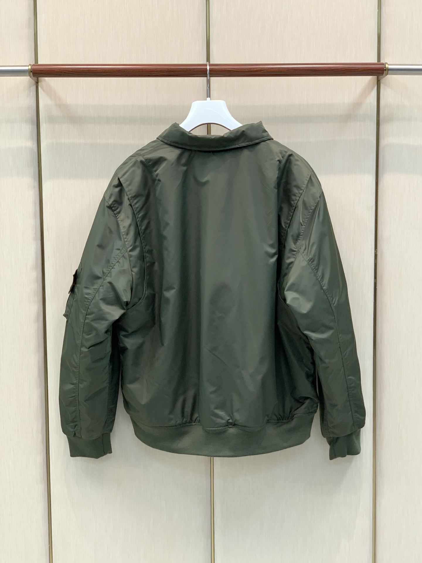 ，Stone Island 石头岛，2026冬季最新款，专柜同步有售，原单狠货，爆款时尚休闲翻领棉服外套，进口原版面料，