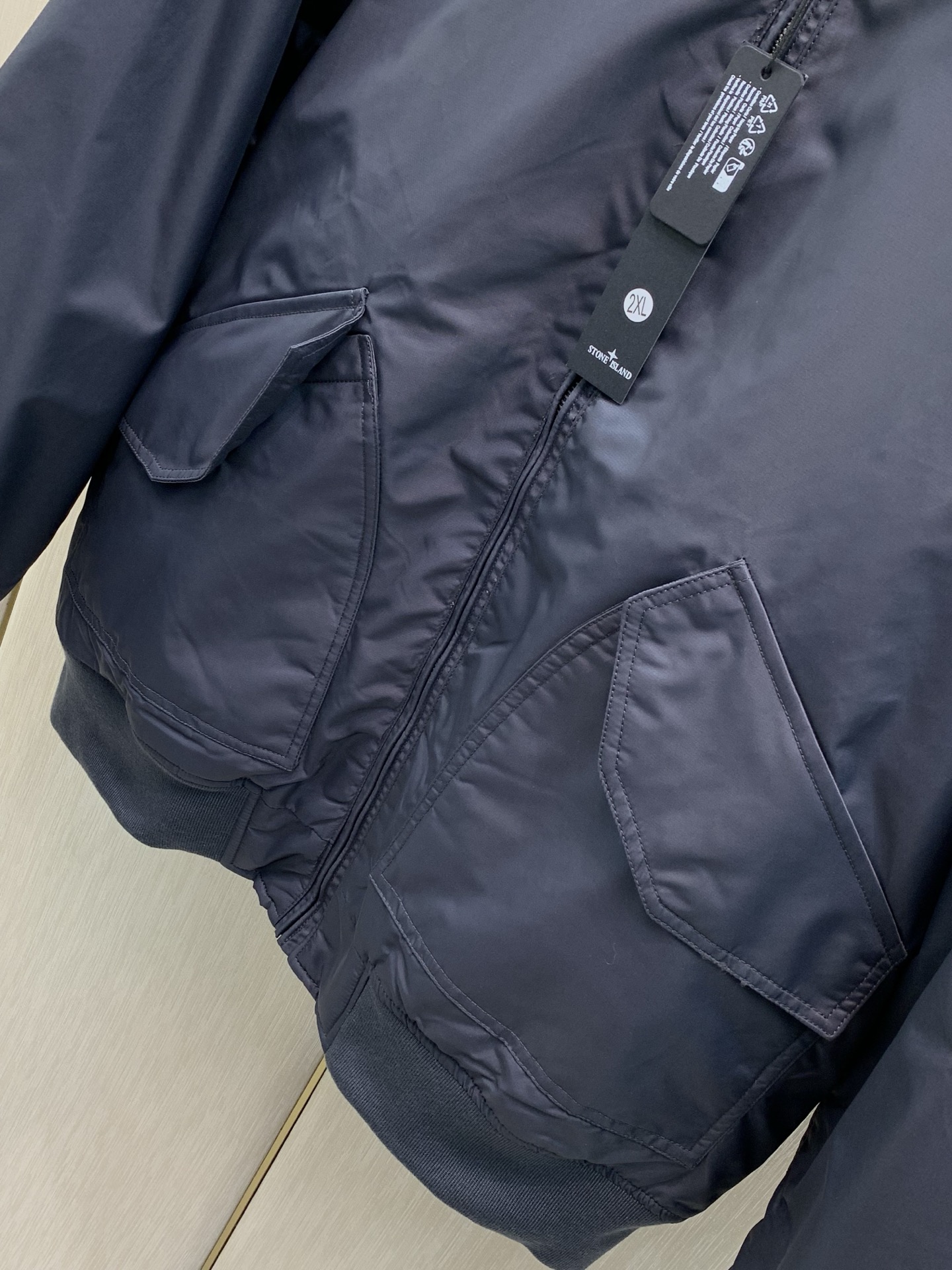 ，Stone Island 石头岛，2026冬季最新款，专柜同步有售，原单狠货，爆款时尚休闲翻领棉服外套，进口原版面料，