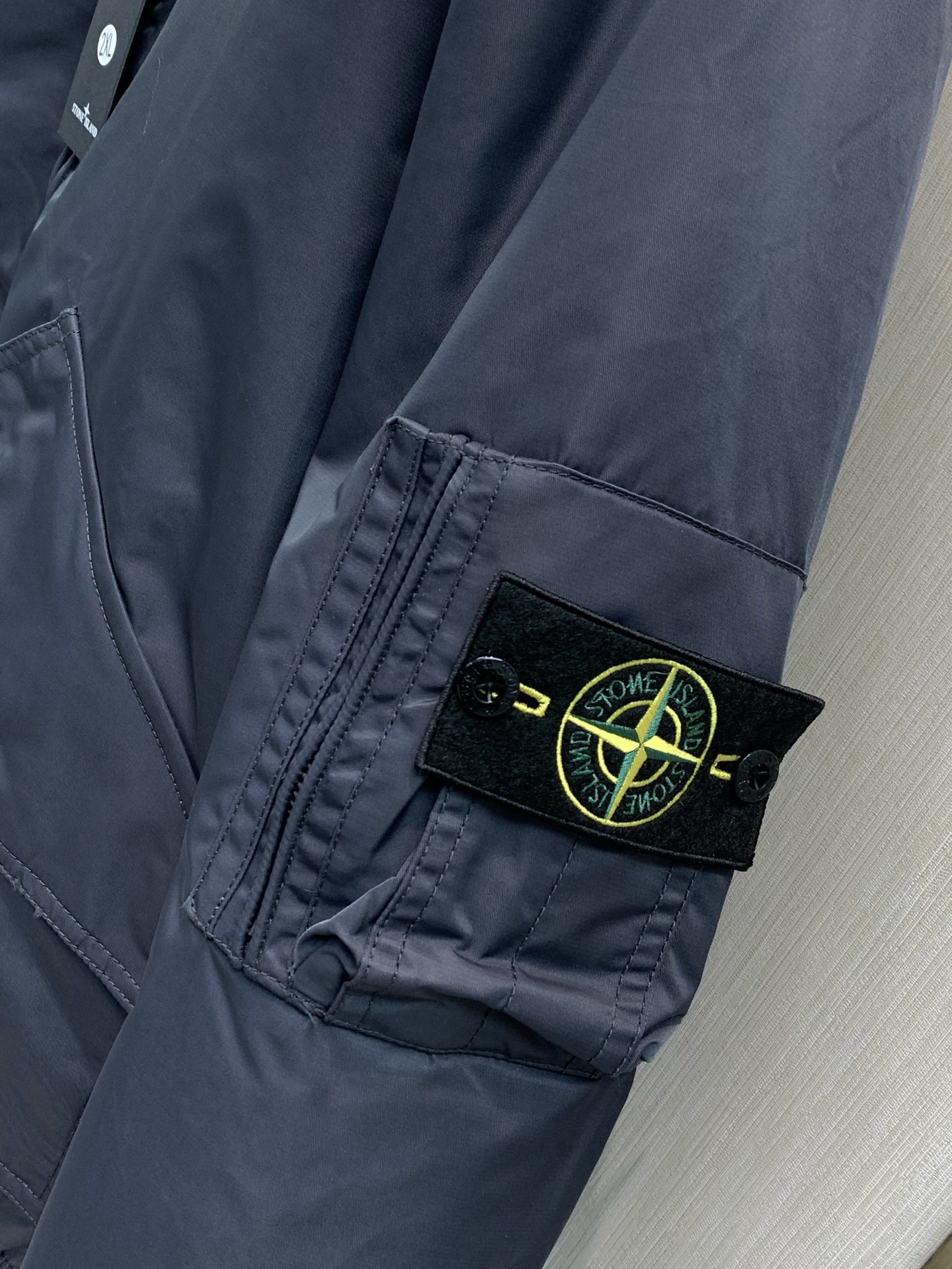 ，Stone Island 石头岛，2026冬季最新款，专柜同步有售，原单狠货，爆款时尚休闲翻领棉服外套，进口原版面料，