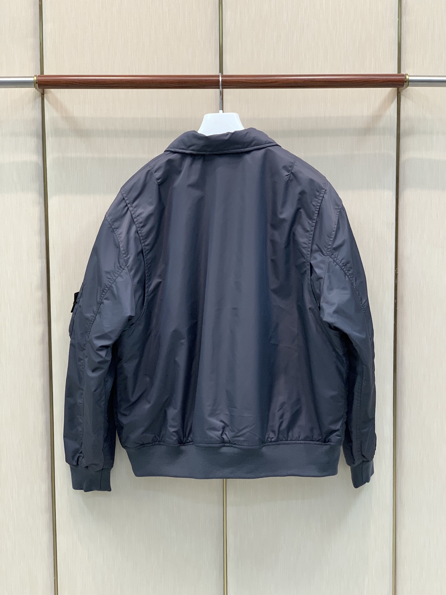 ，Stone Island 石头岛，2026冬季最新款，专柜同步有售，原单狠货，爆款时尚休闲翻领棉服外套，进口原版面料，