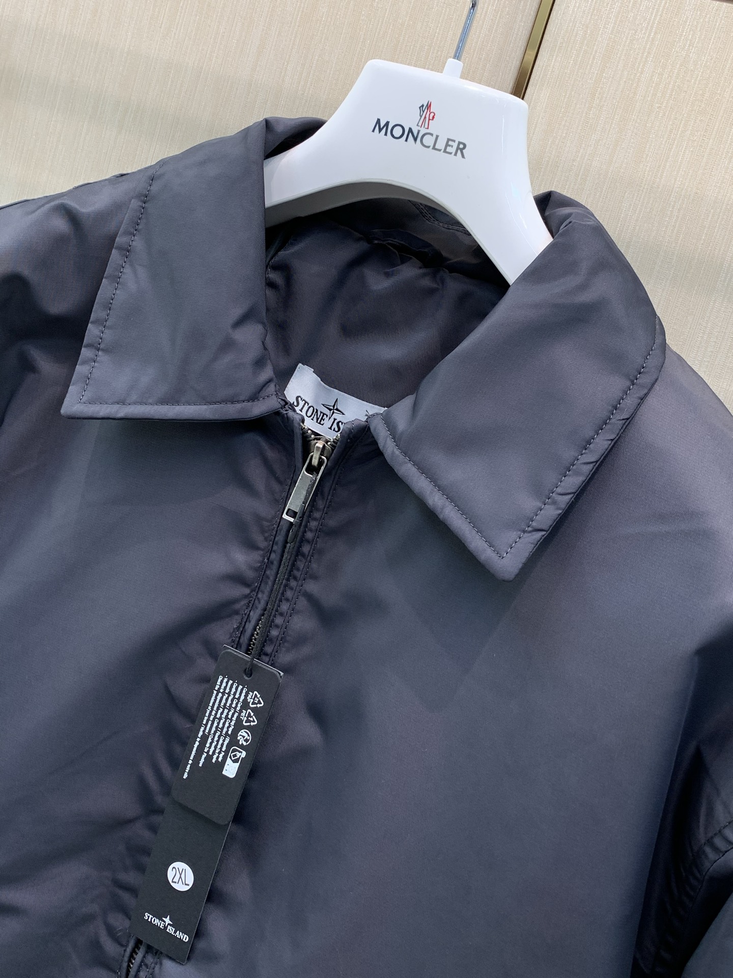 ，Stone Island 石头岛，2026冬季最新款，专柜同步有售，原单狠货，爆款时尚休闲翻领棉服外套，进口原版面料，