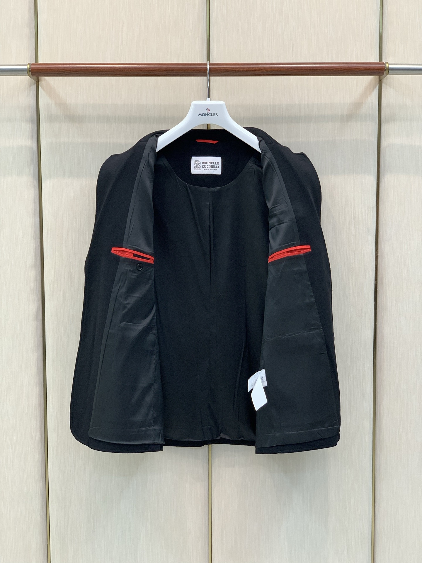 、BRUNELLO CUCINELLI 意大利神狮，2026秋冬最新品，专柜同步有售，原单狠货，时尚休闲西装外套，采用进