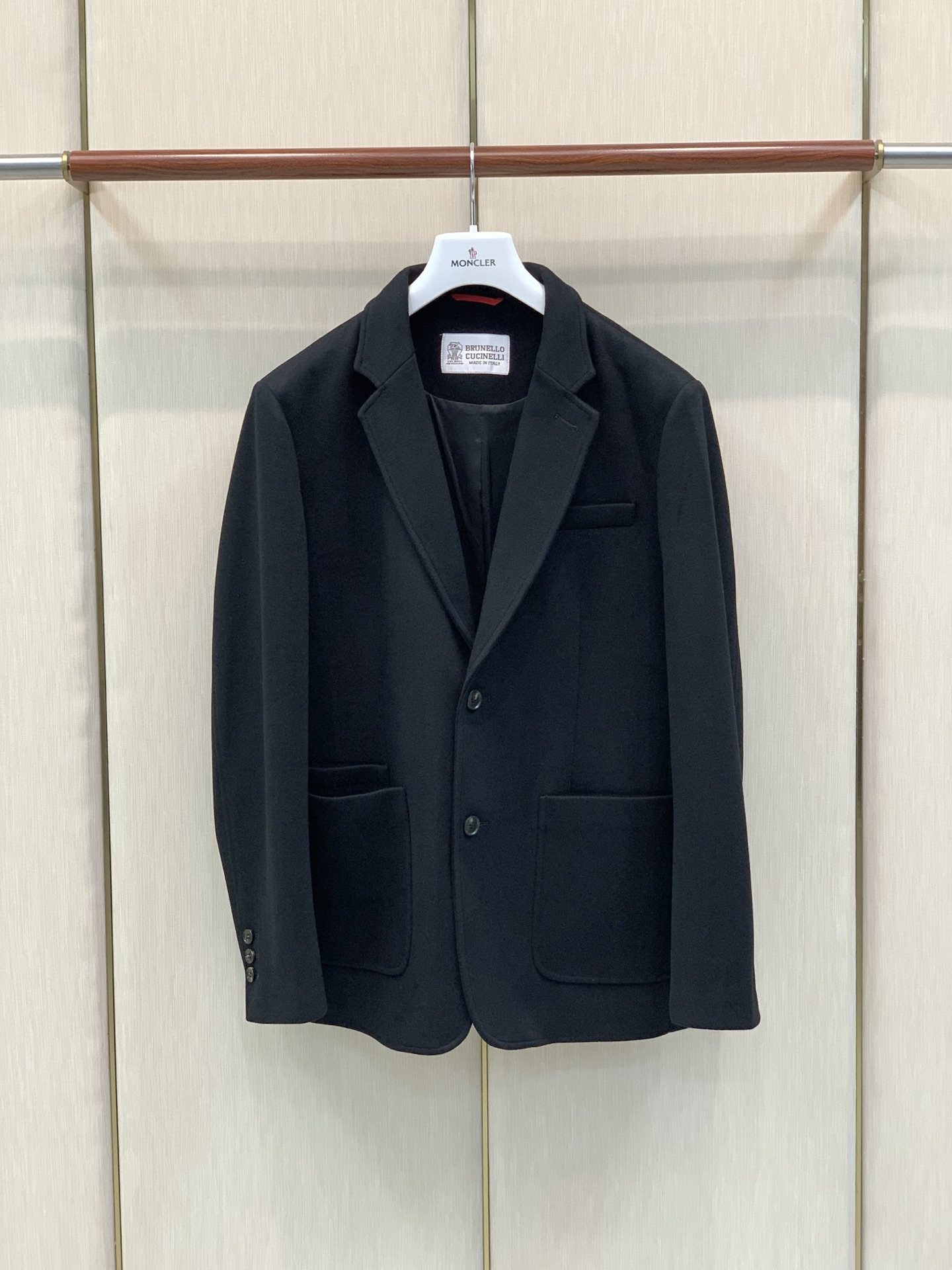 、BRUNELLO CUCINELLI 意大利神狮，2026秋冬最新品，专柜同步有售，原单狠货，时尚休闲西装外套，采用进