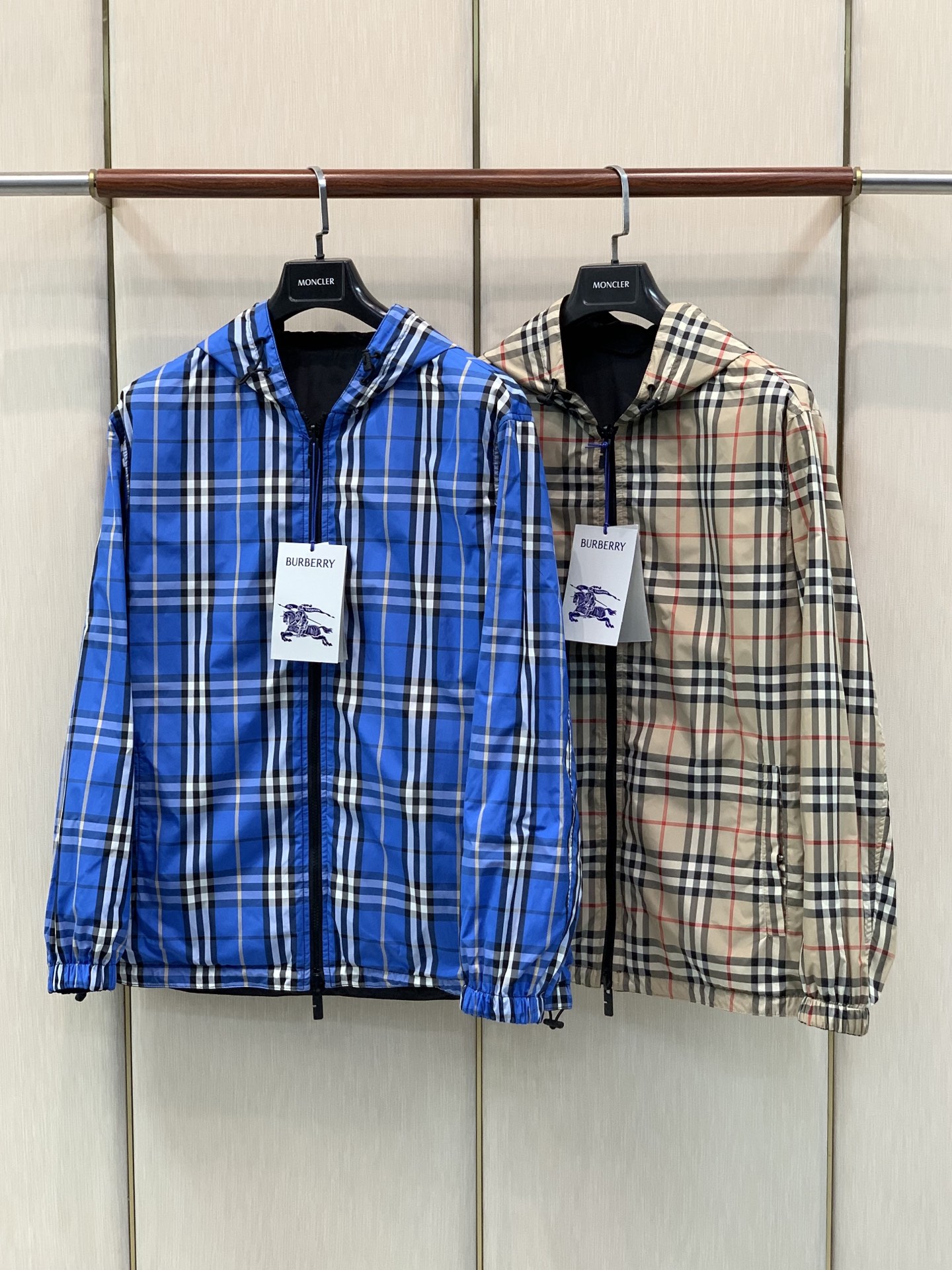，Burberry 巴宝莉，2026秋季最新品，专柜同步有售，原单狠货，时尚休闲两面穿➕薄棉连帽夹克外套，进口原版面料，