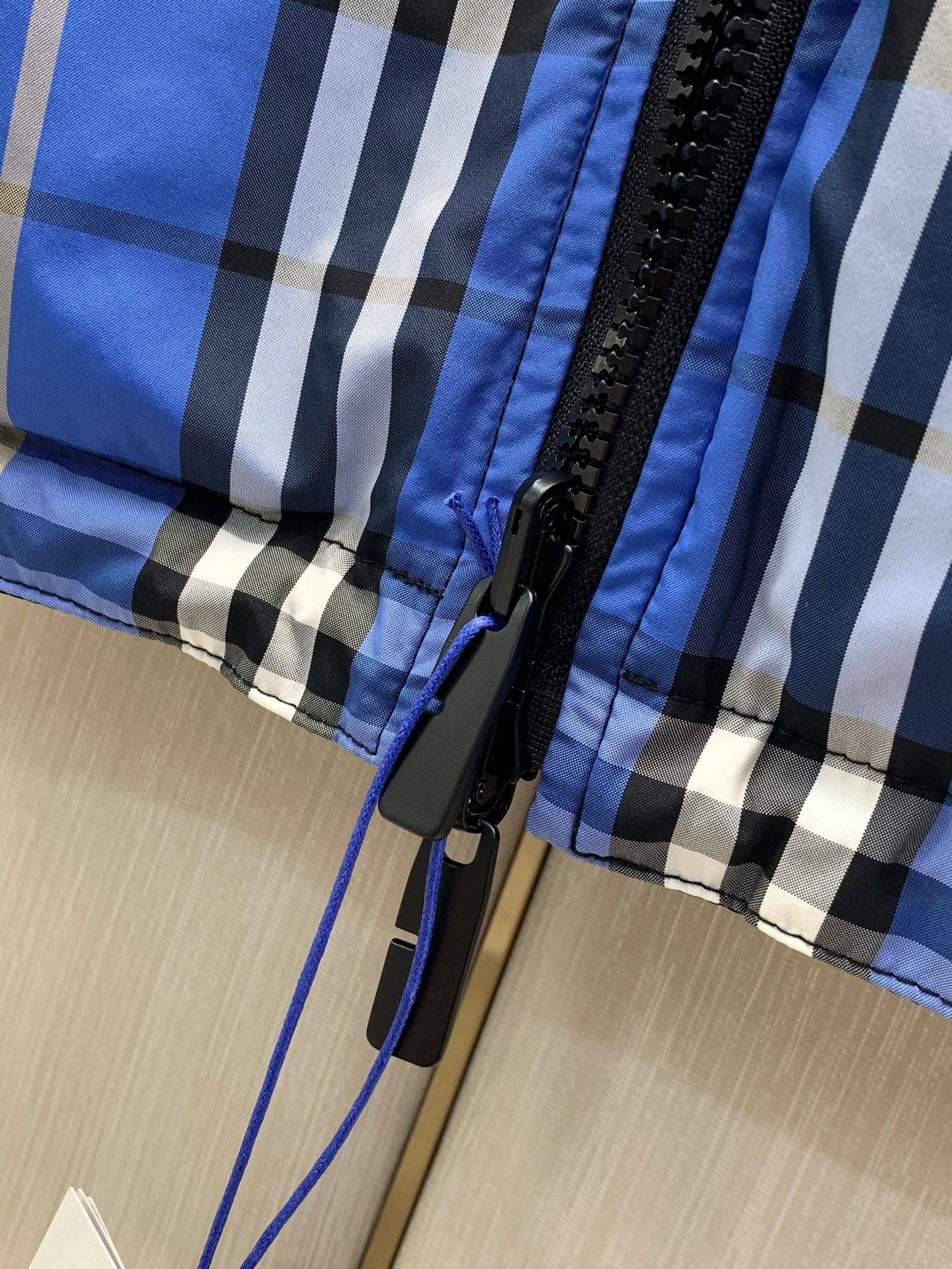 ，Burberry 巴宝莉，2026秋季最新品，专柜同步有售，原单狠货，时尚休闲两面穿➕薄棉连帽夹克外套，进口原版面料，