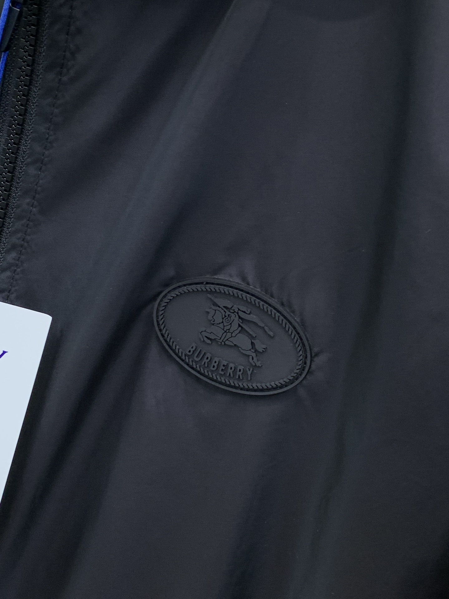 ，Burberry 巴宝莉，2026秋季最新品，专柜同步有售，原单狠货，时尚休闲两面穿➕薄棉连帽夹克外套，进口原版面料，