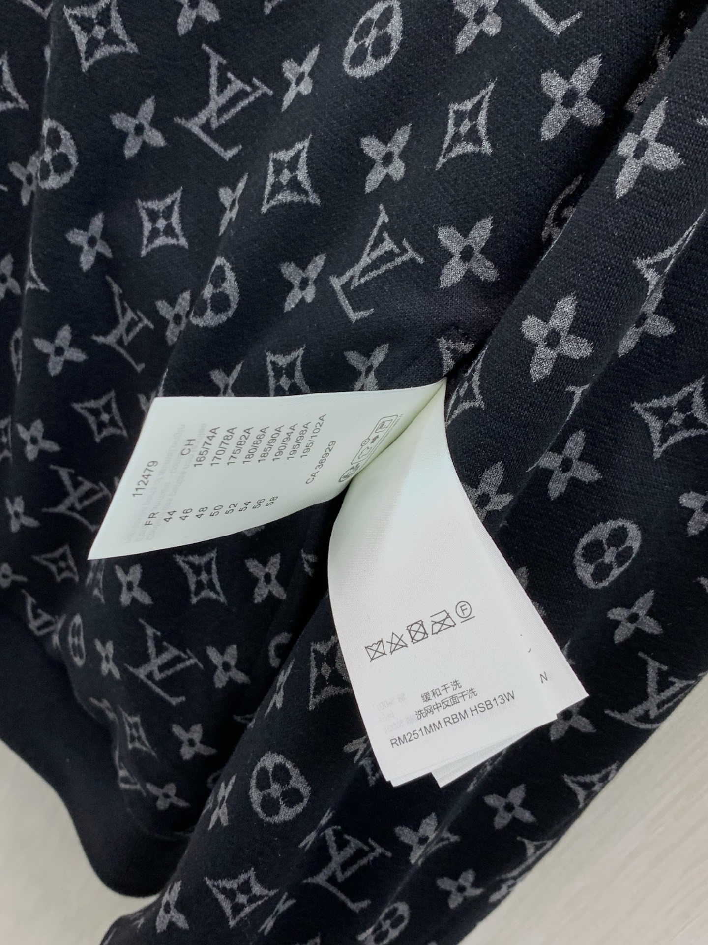 ，LouisVuitton 路易威登，2026秋季最新款，专柜同步有售，原单狠货，时尚休闲两面穿夹克外套，上身很有特点！