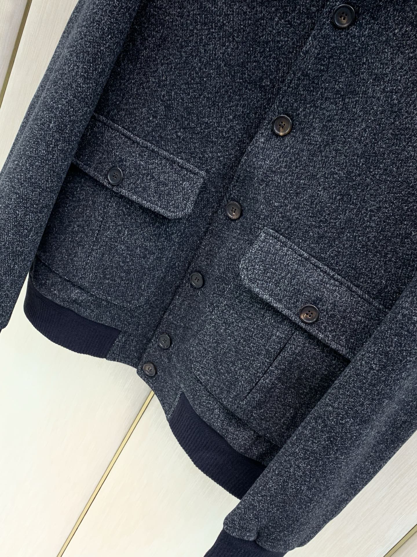 ，Loro Piana(Loro Piana )，2026秋冬最新品，专柜同步有售，原单狠货，时尚休闲立领夹克外套，采用